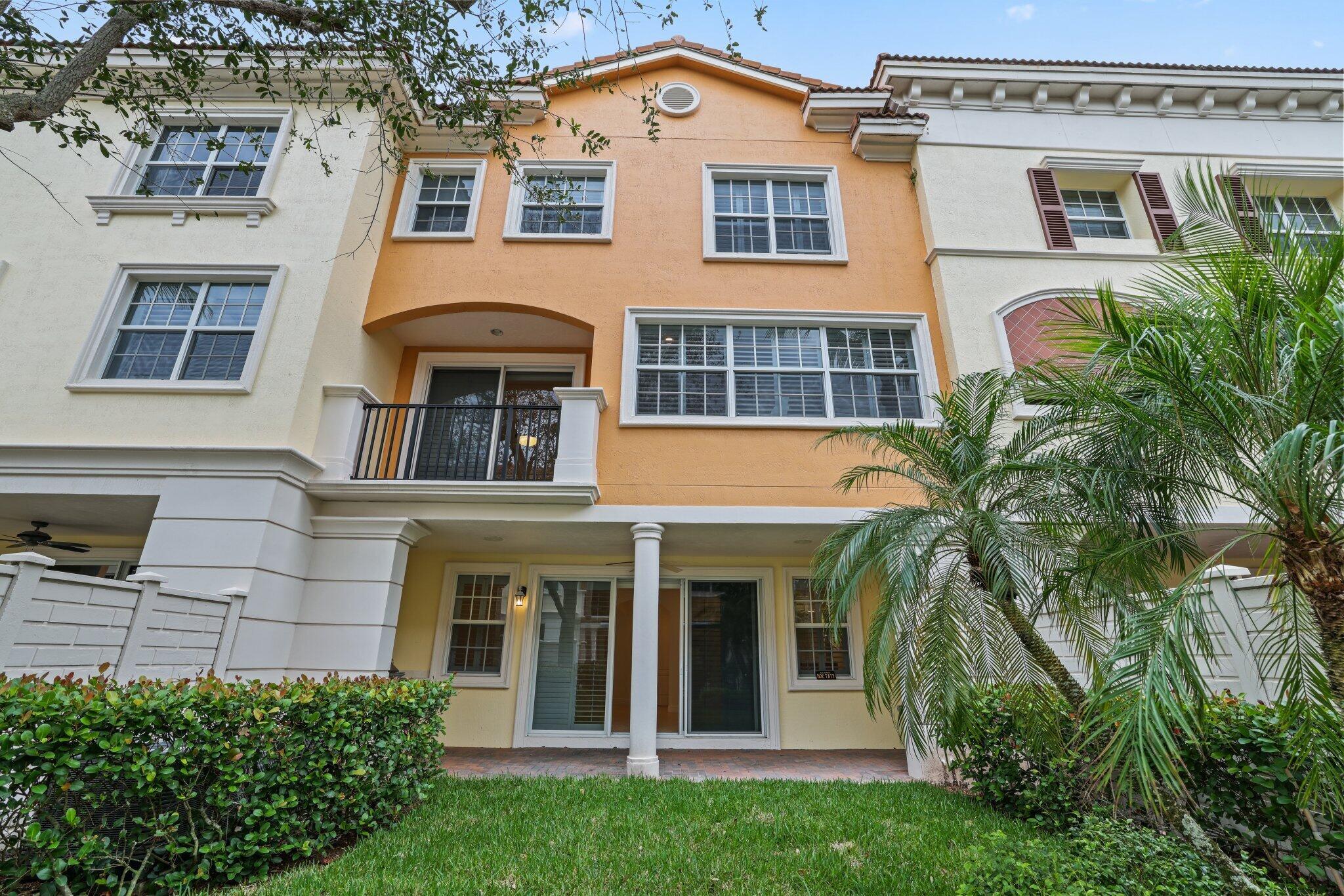 613 NE Francesca Lane