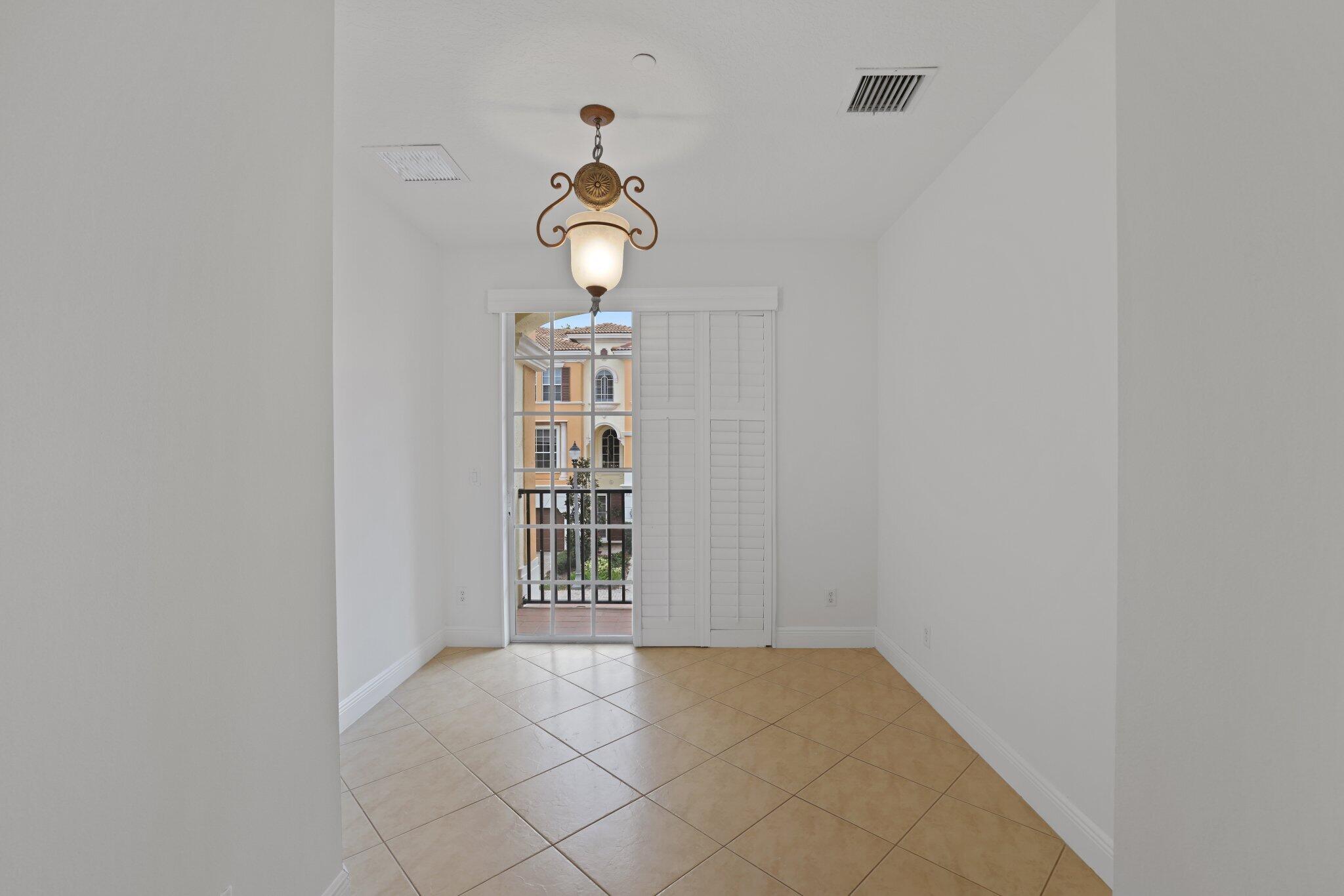 613 NE Francesca Lane