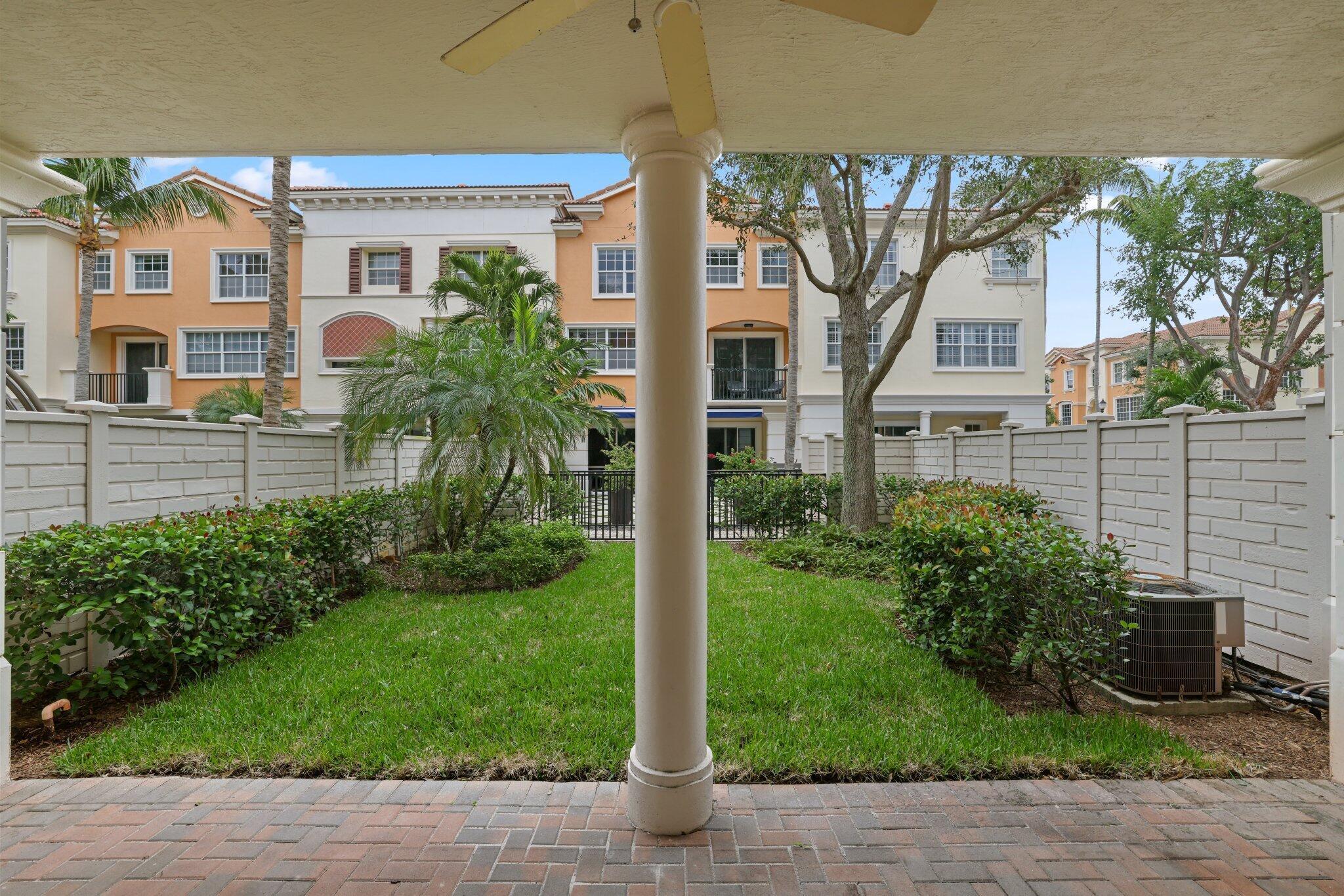 613 NE Francesca Lane