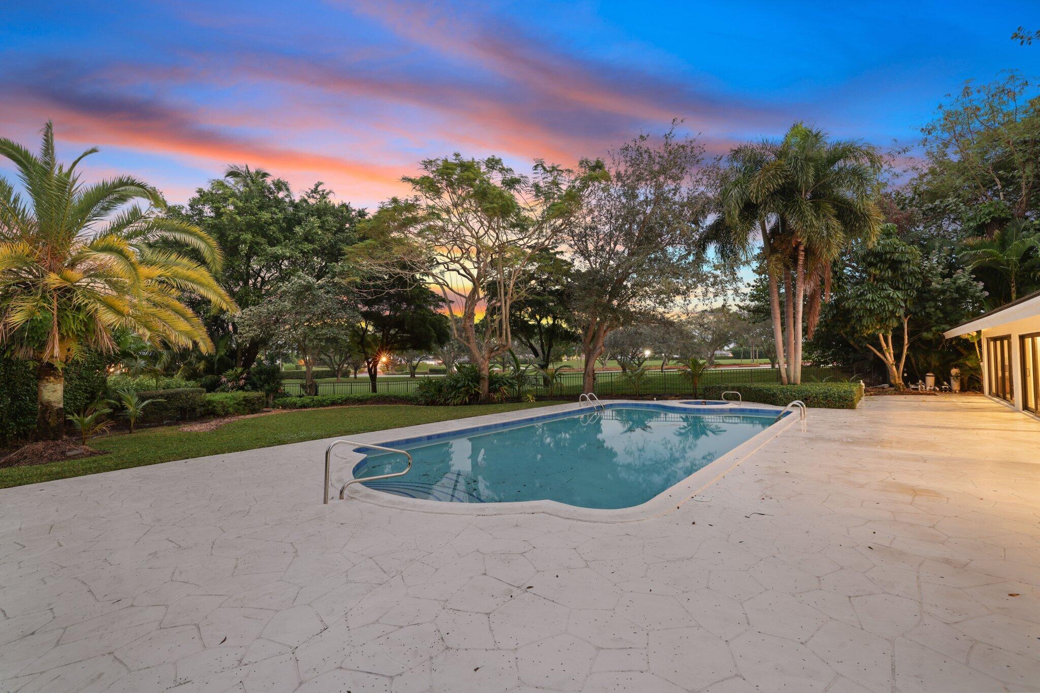 4315 Lakewood Drive