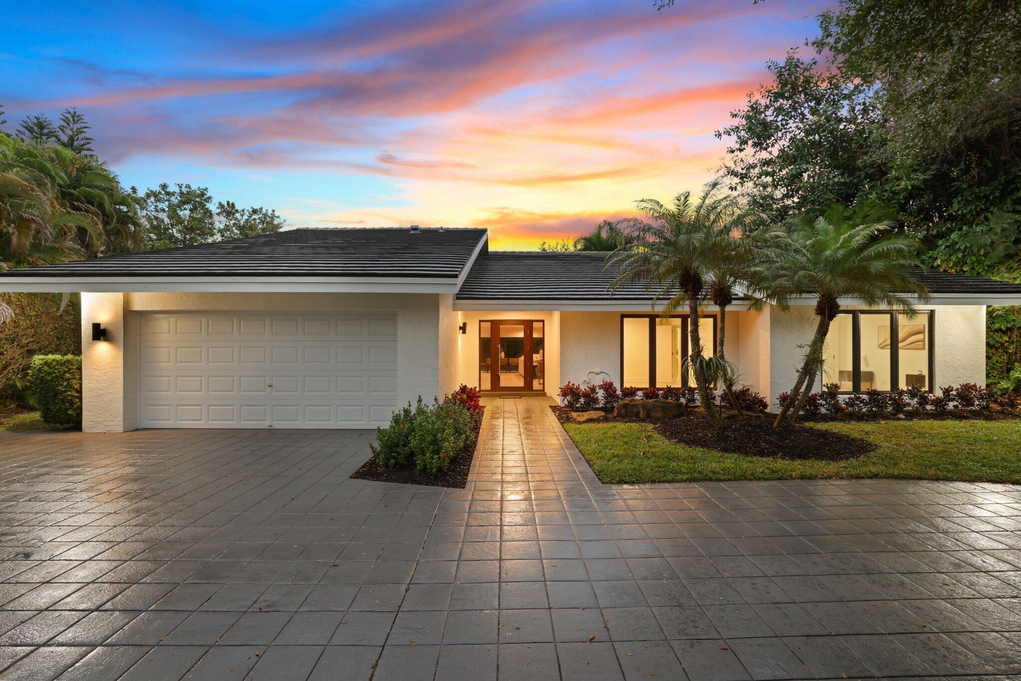 4315 Lakewood Drive