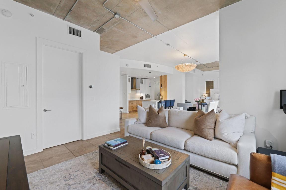 335 SE 6th Avenue 212