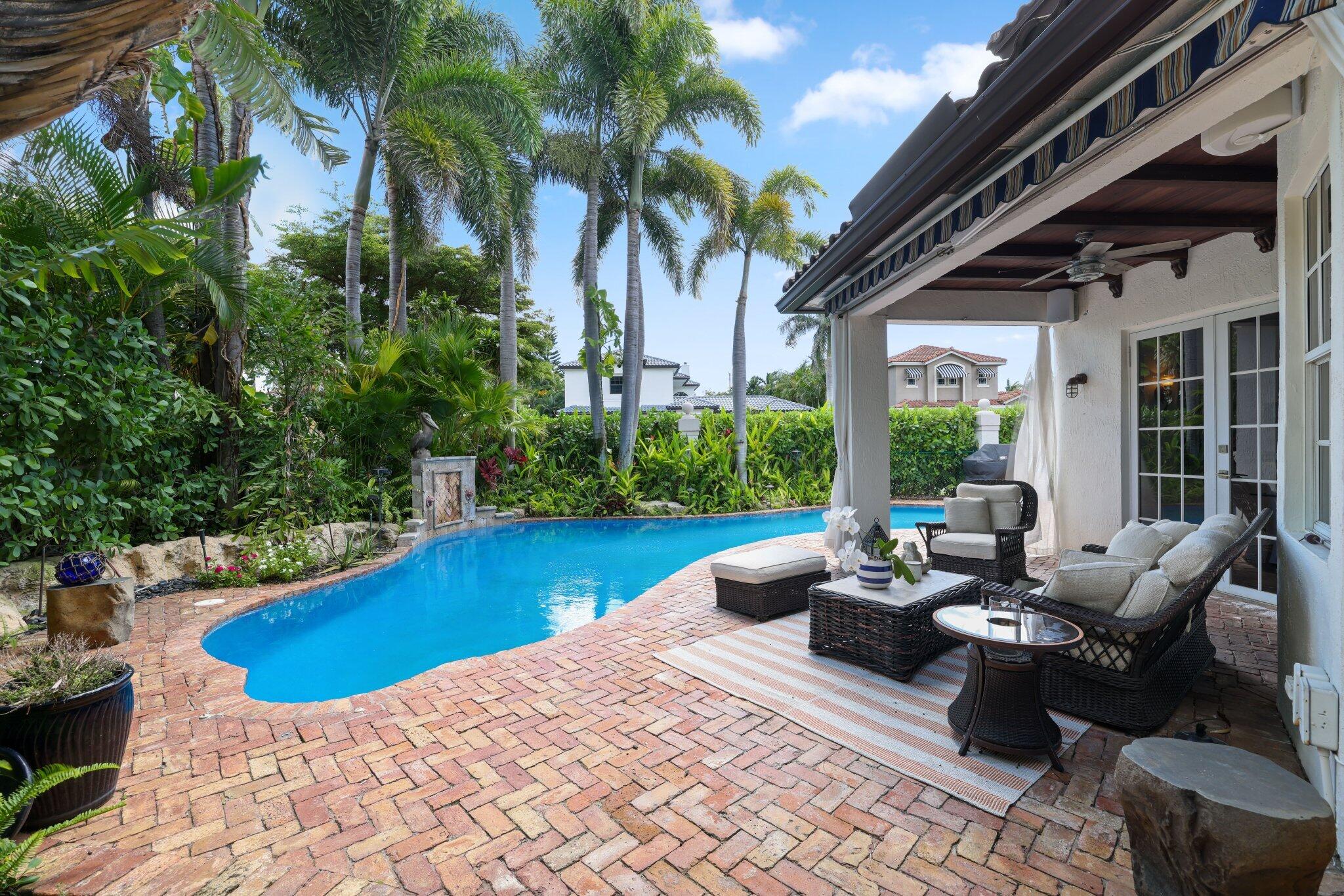 305 SW 17th Street