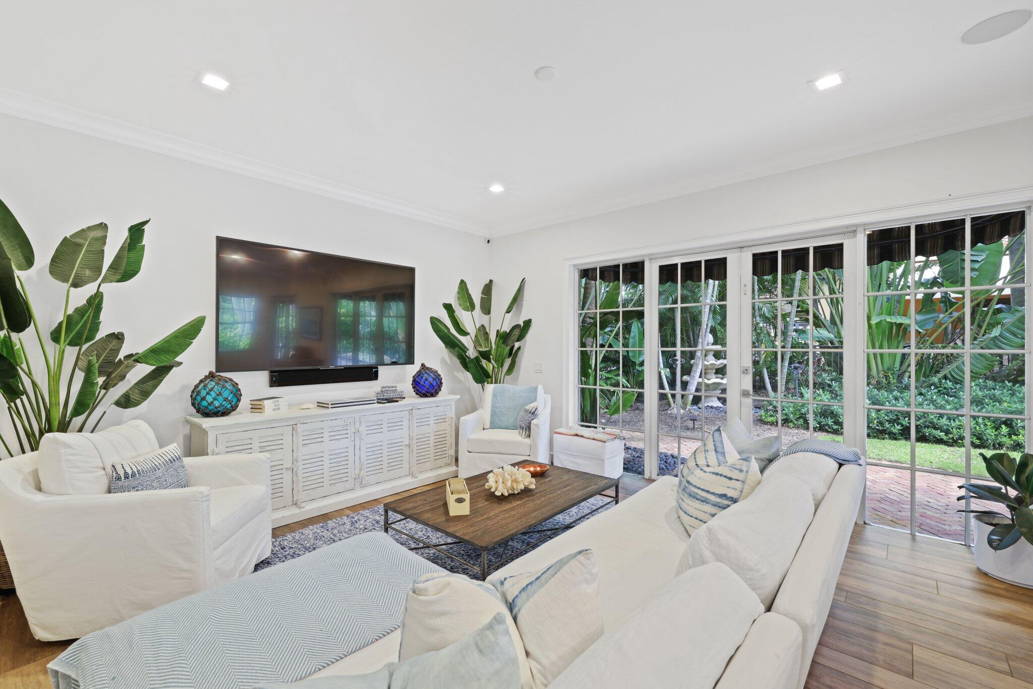 305 SW 17th Street
