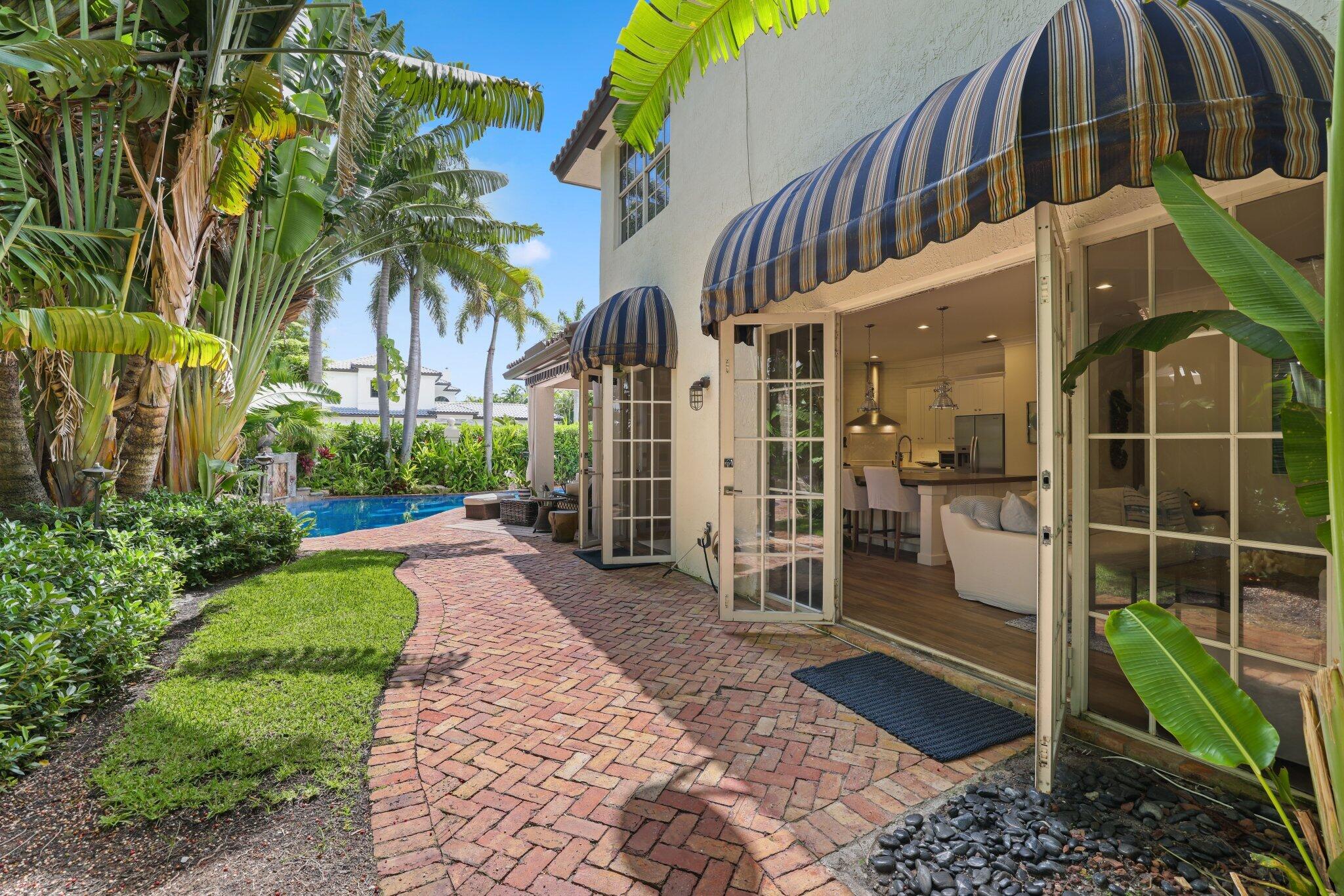 305 SW 17th Street