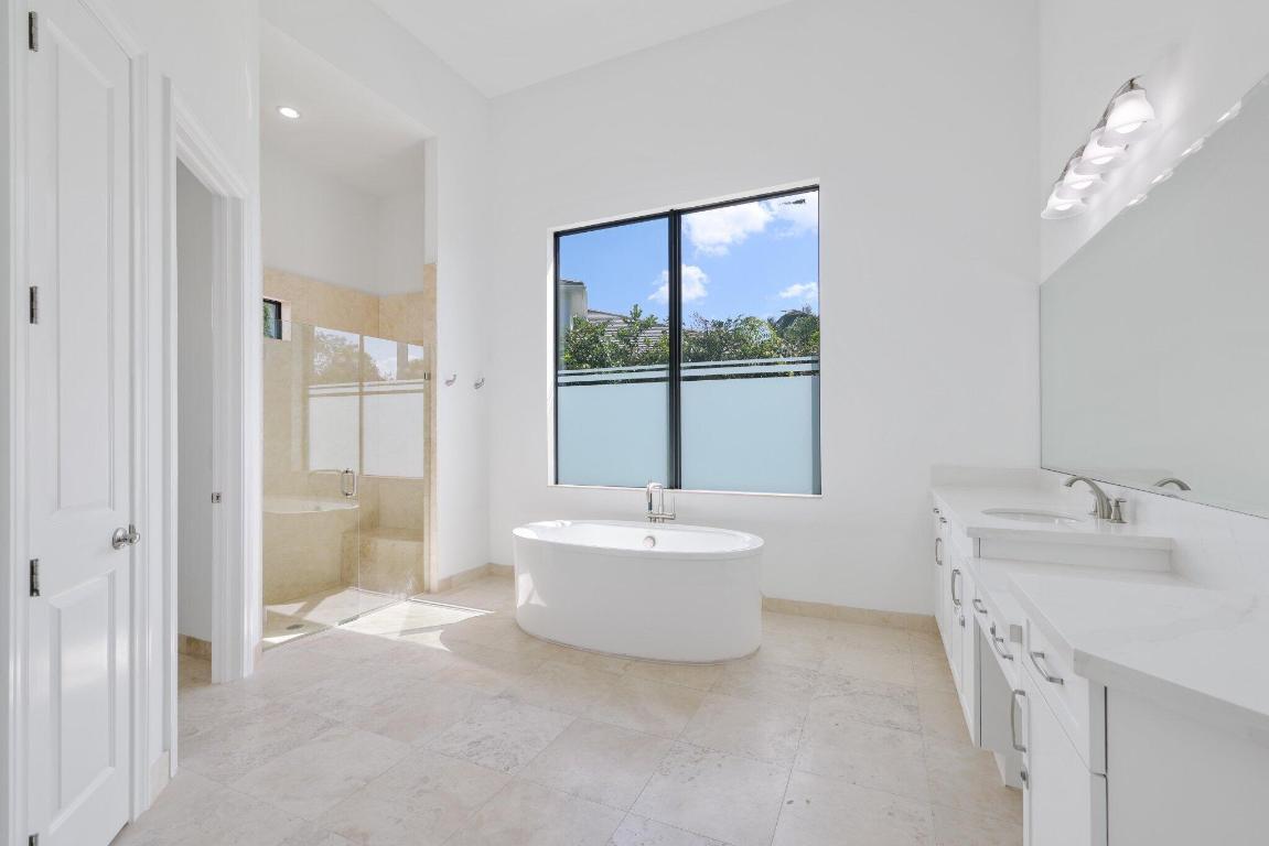 2751 NW 70th Boulevard