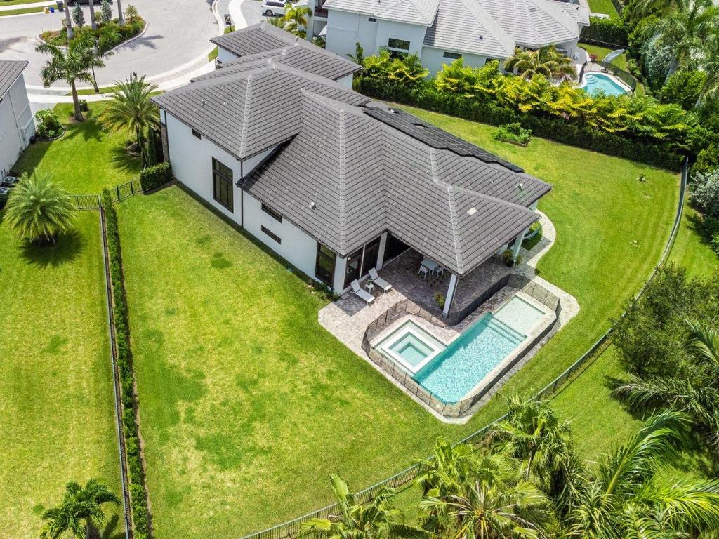 2751 NW 70th Boulevard