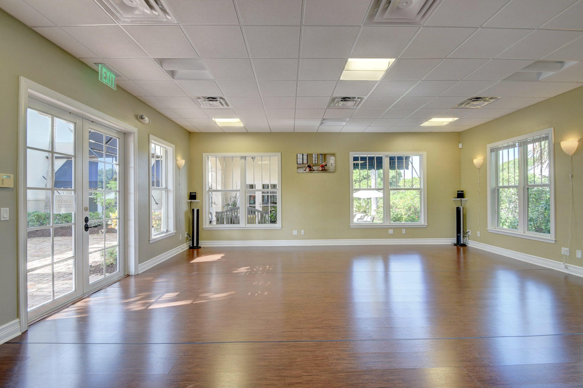 205 NE 5th Ter Terrace