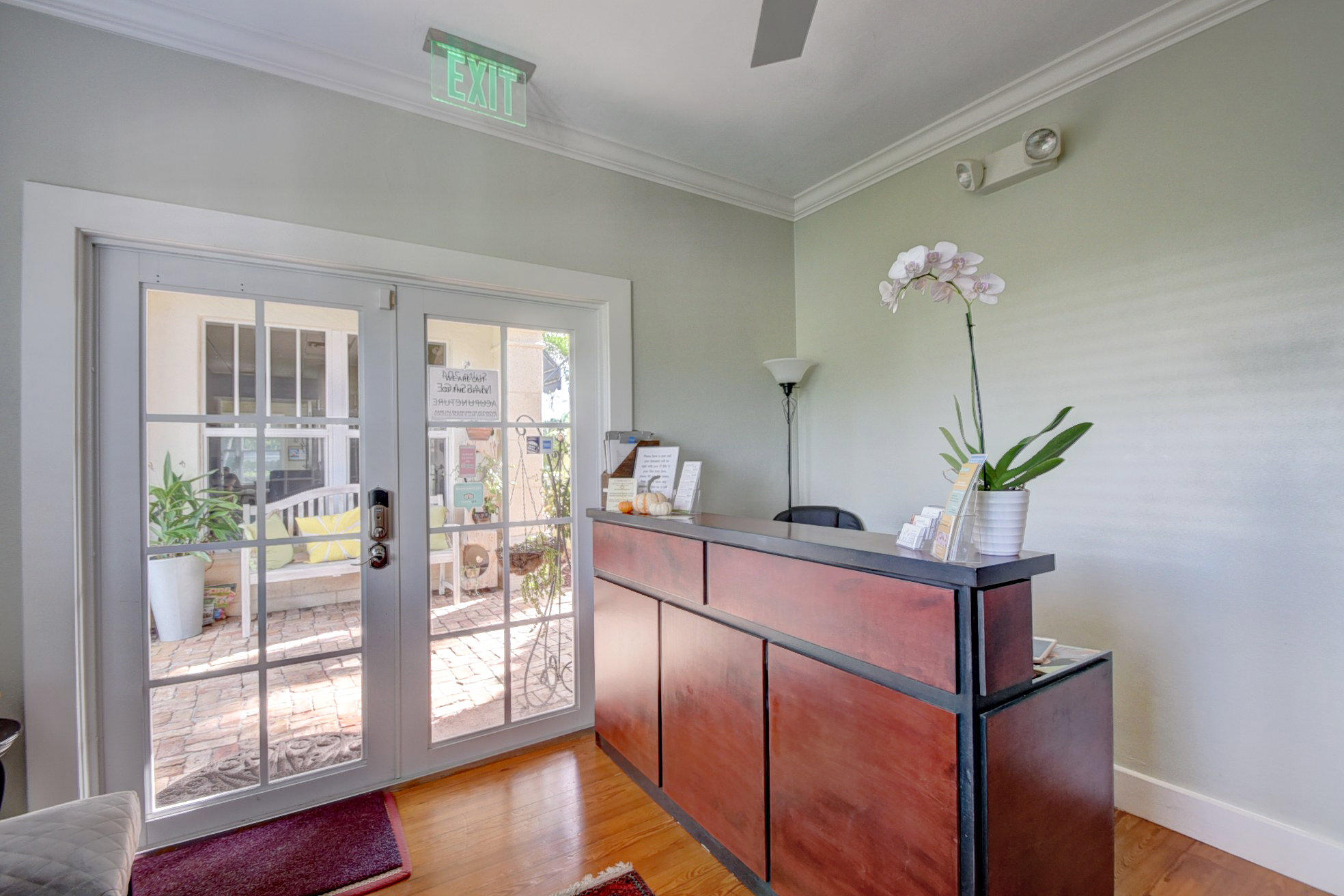 205 NE 5th Ter Terrace