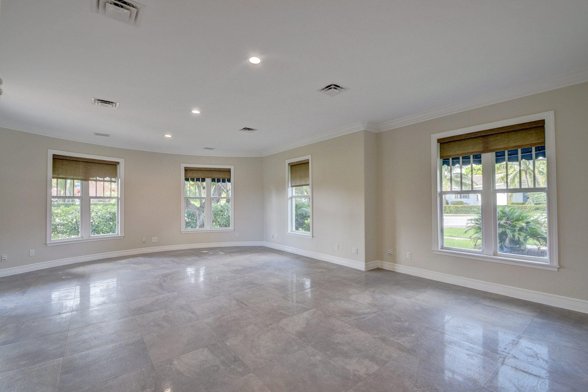 205 NE 5th Ter Terrace