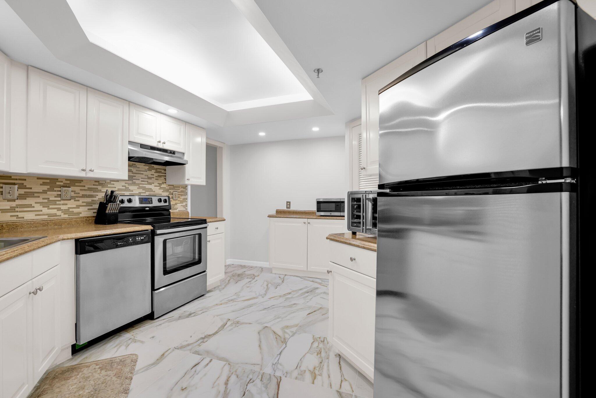 6463 La Costa Drive 403