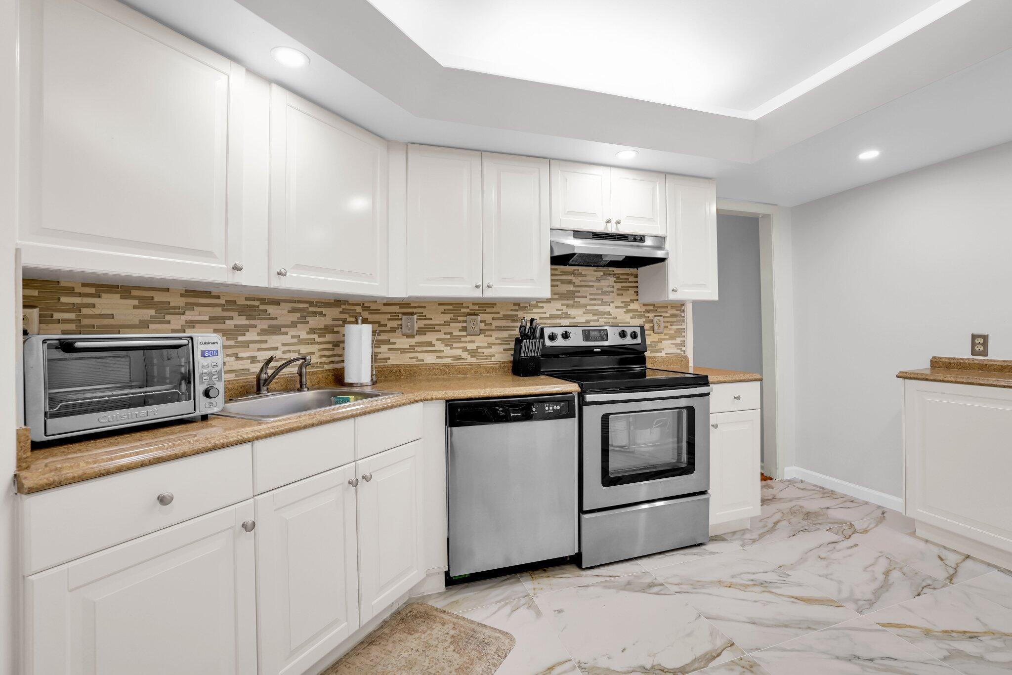 6463 La Costa Drive 403