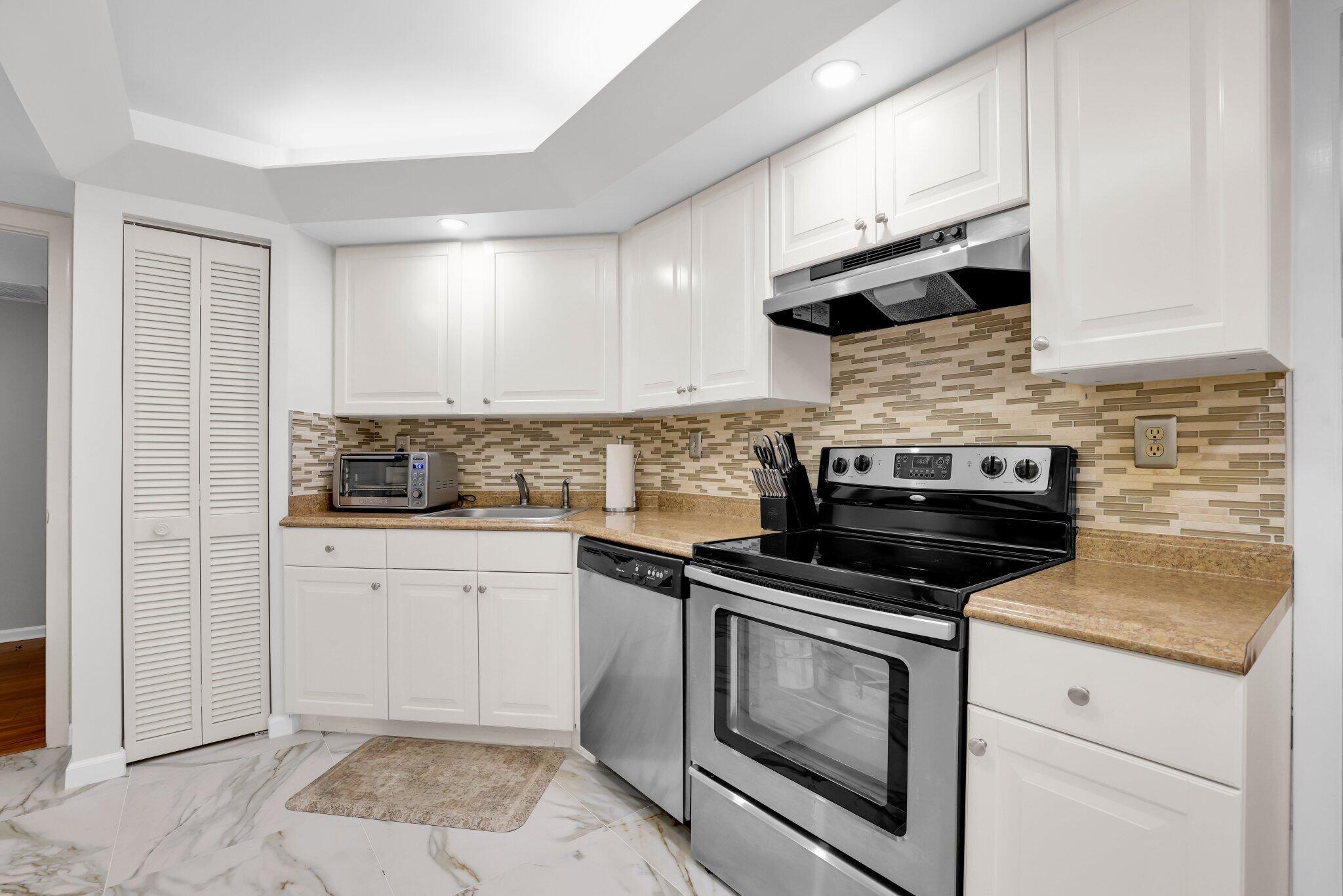 6463 La Costa Drive 403