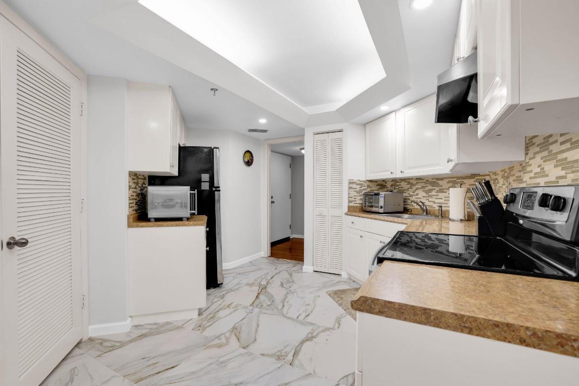 6463 La Costa Drive 403