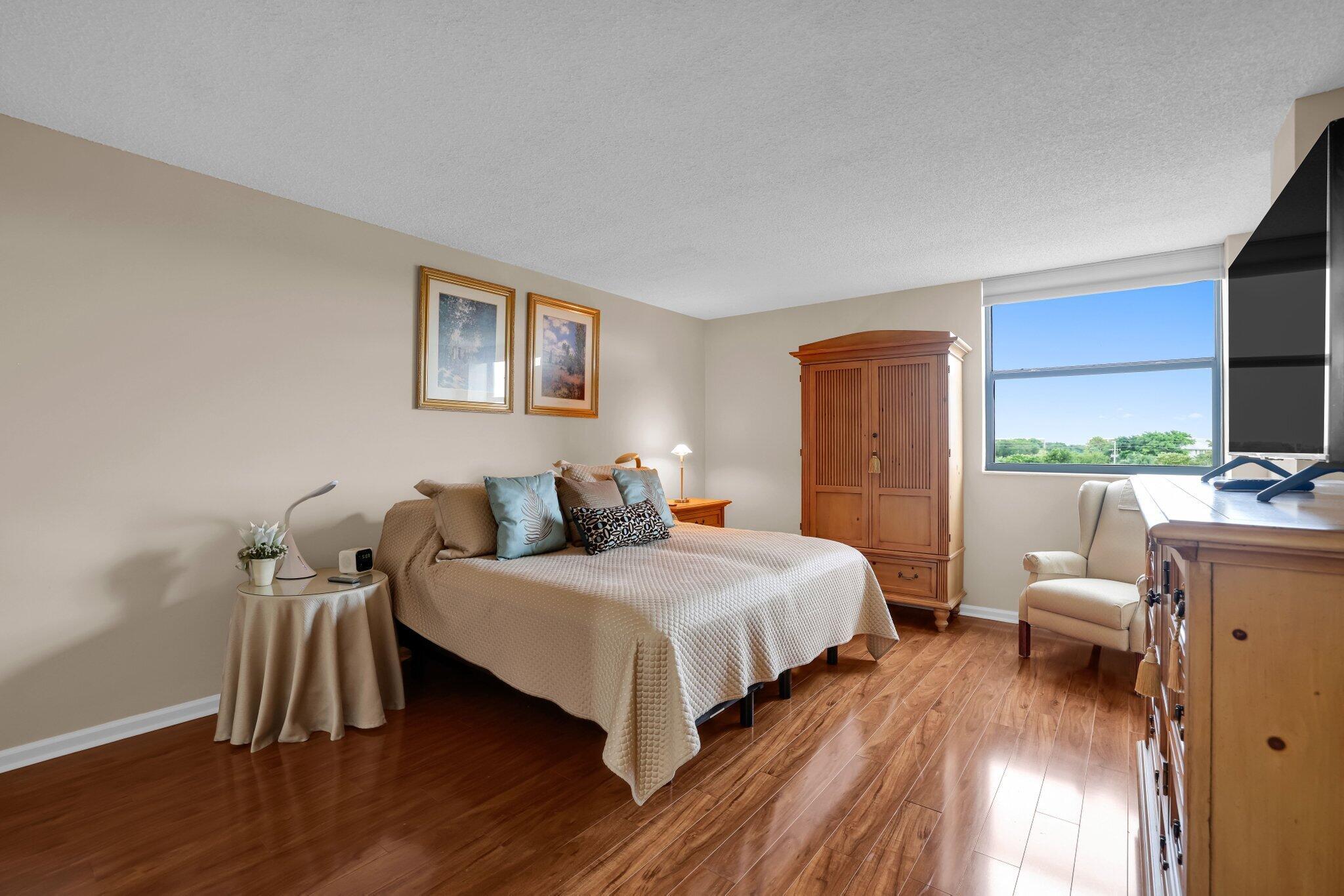 6463 La Costa Drive 403