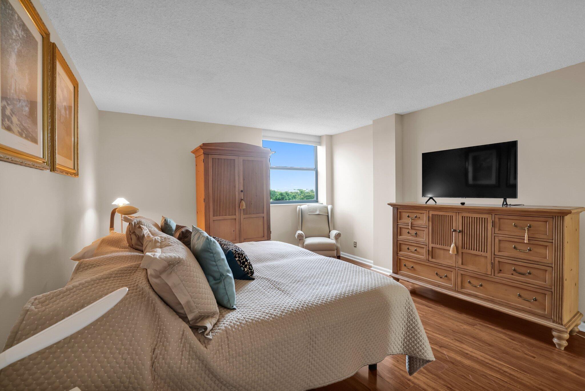 6463 La Costa Drive 403