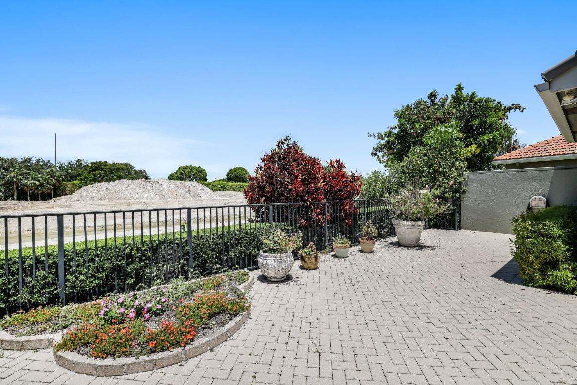 4067 Laurel Estates Way