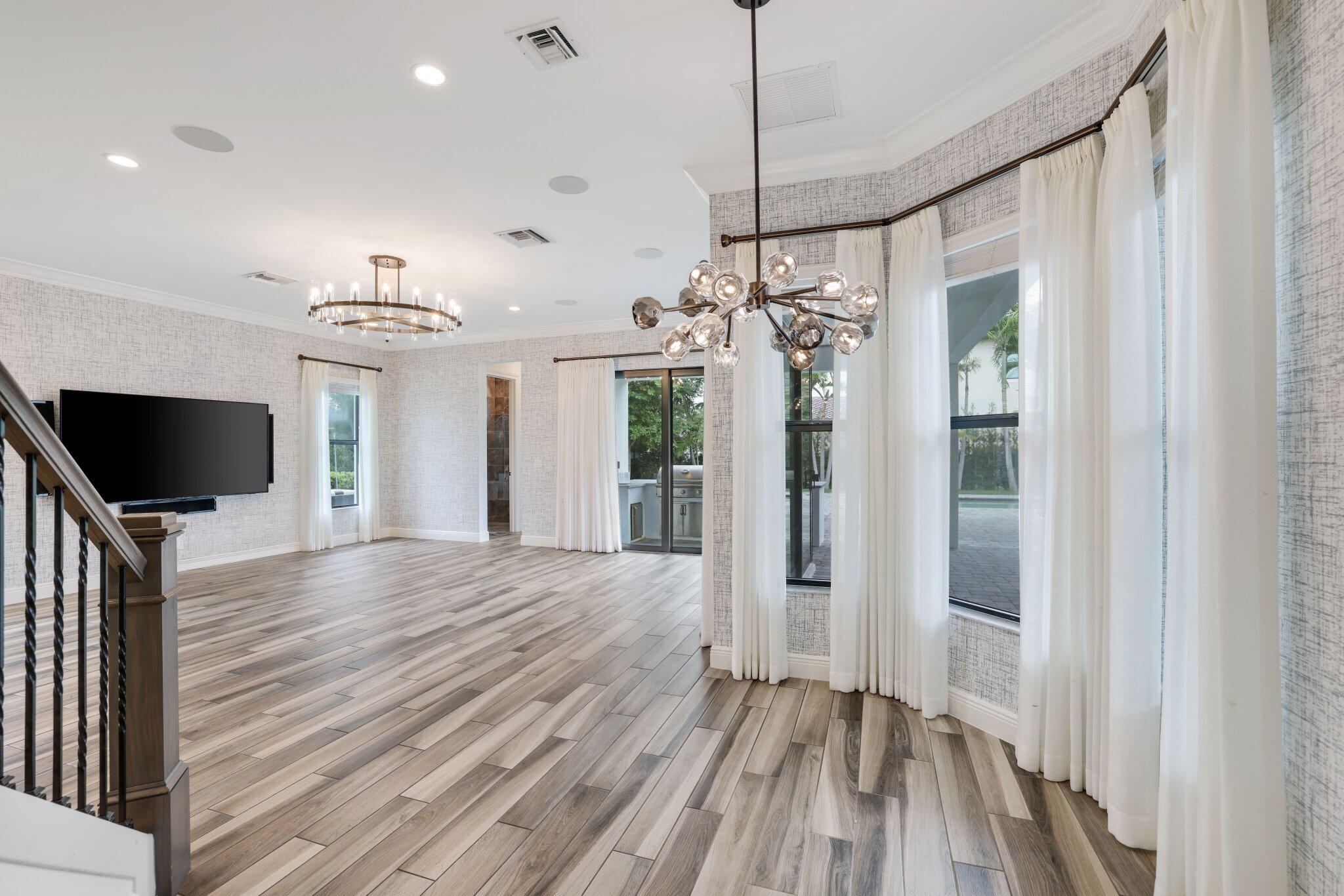2585 NW 69th Street