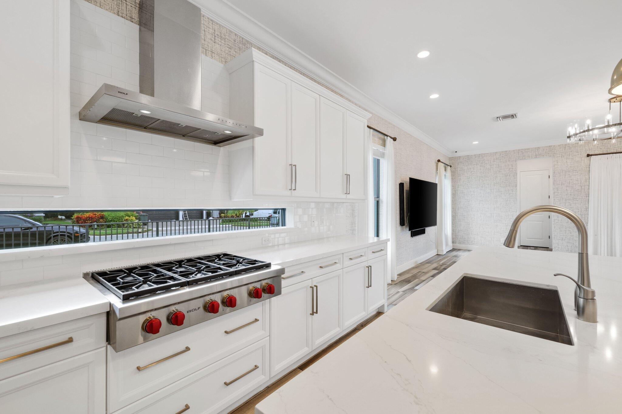 2585 NW 69th Street