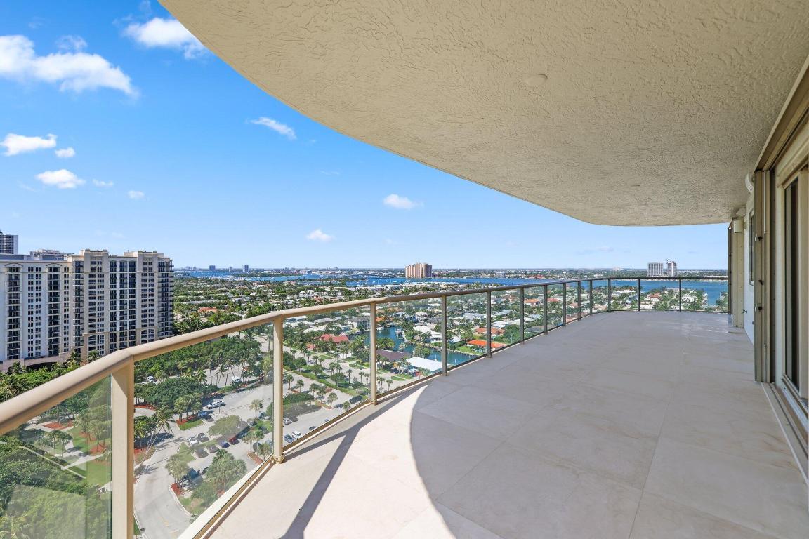 3920 N Ocean Drive 20a