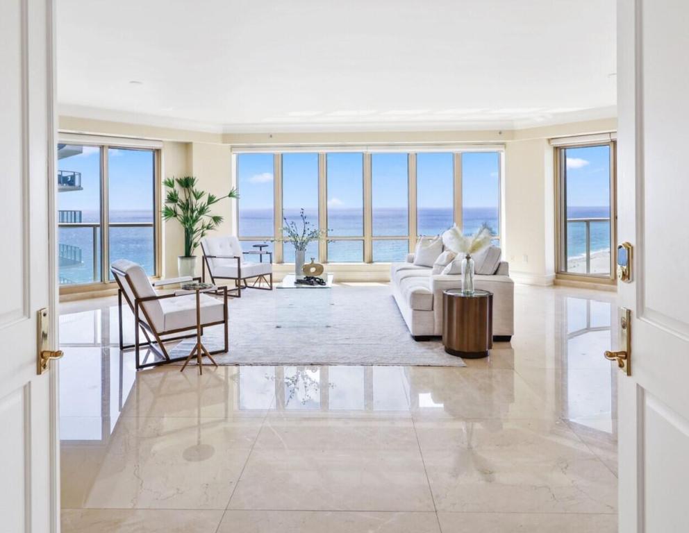 3920 N Ocean Drive 20a