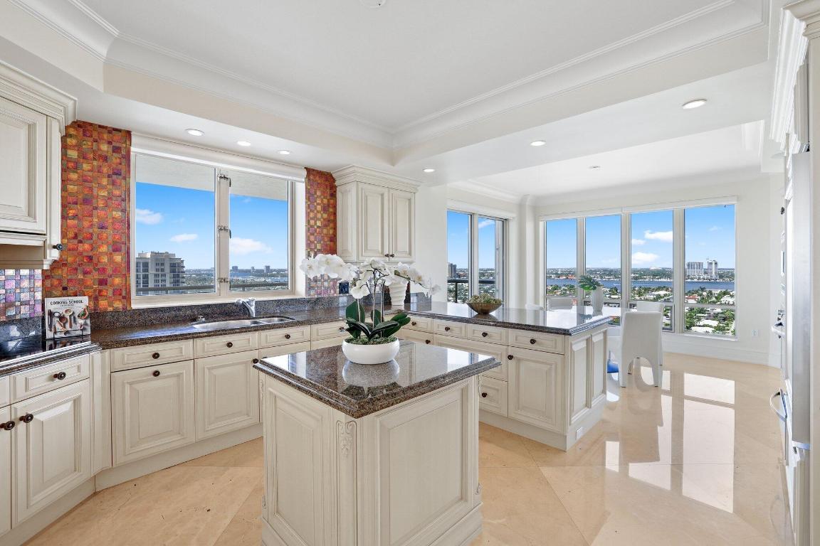 3920 N Ocean Drive 20a