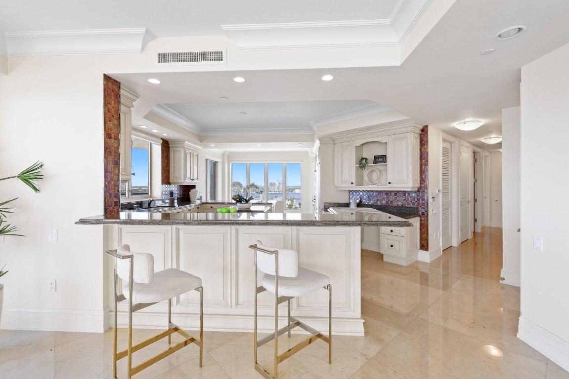 3920 N Ocean Drive 20a