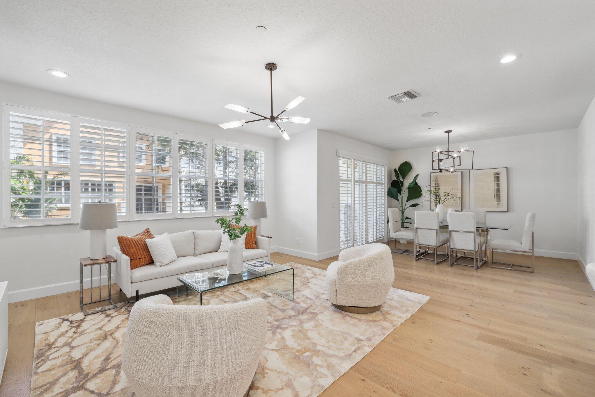 613 NE Francesca Lane