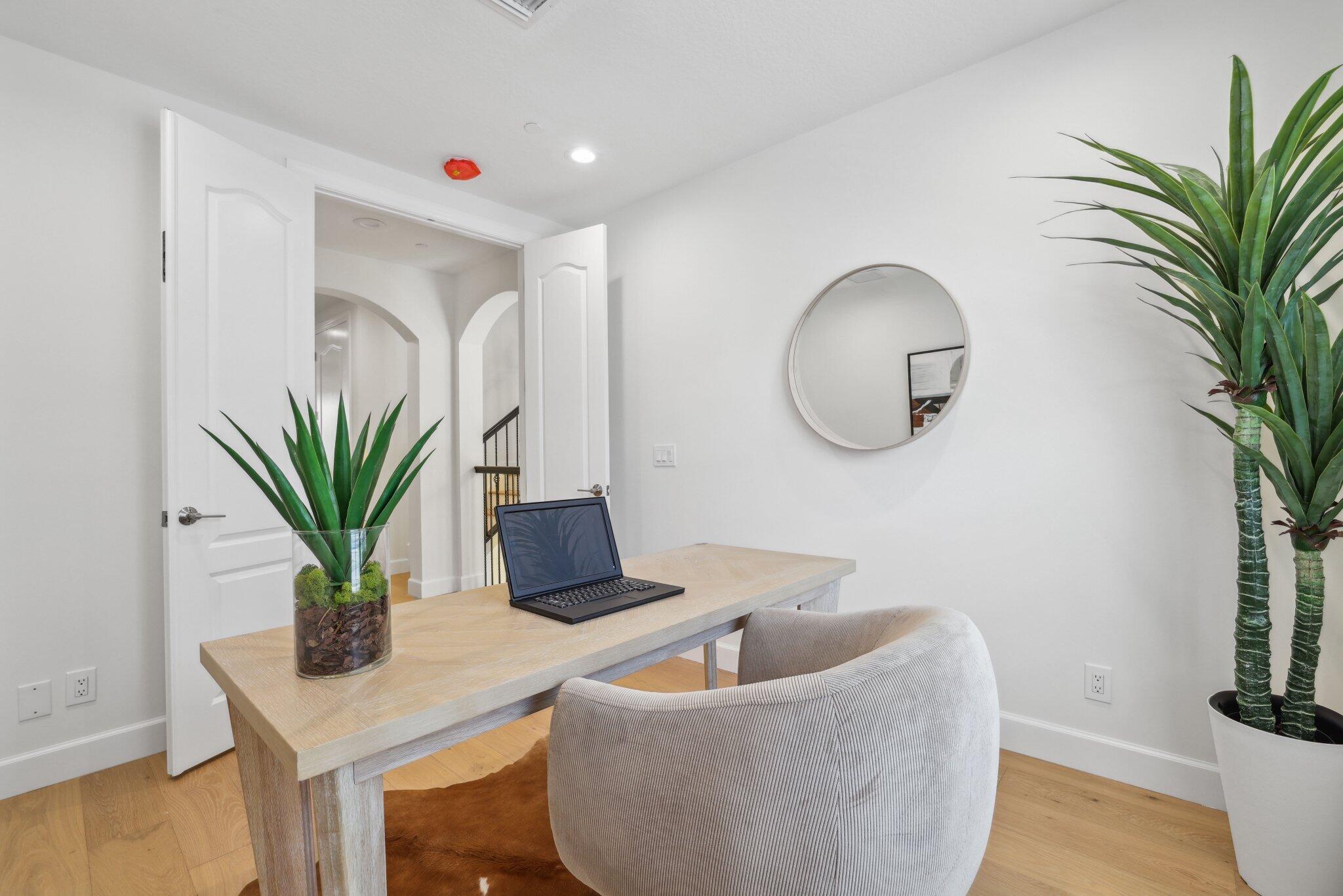 613 NE Francesca Lane