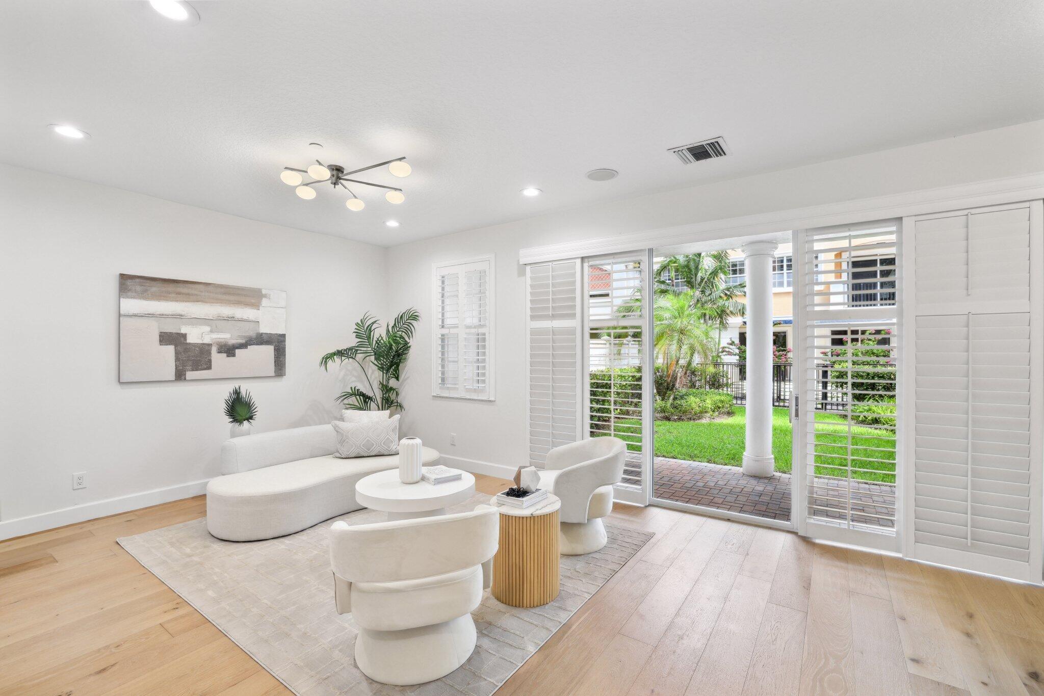 613 NE Francesca Lane