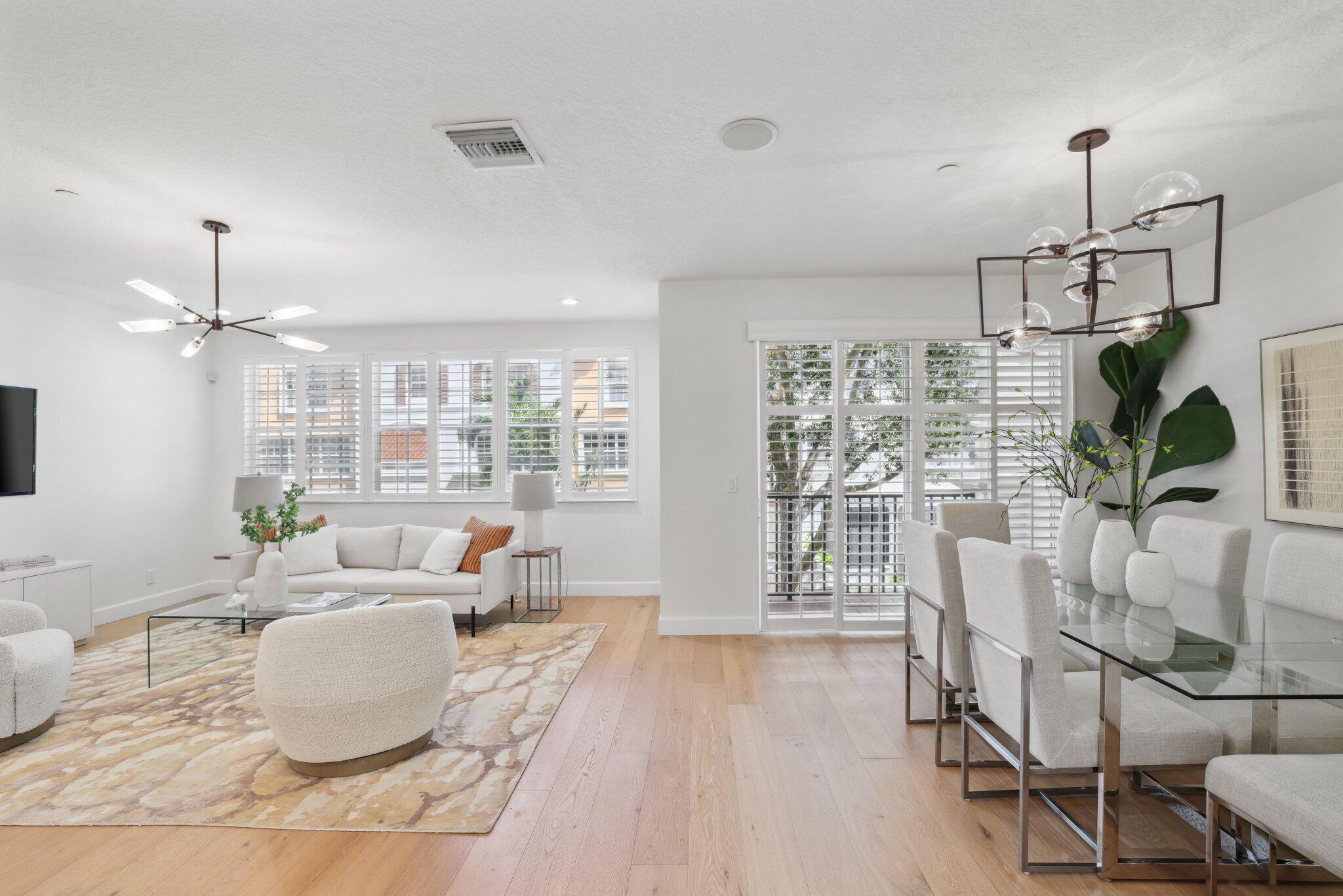 613 NE Francesca Lane