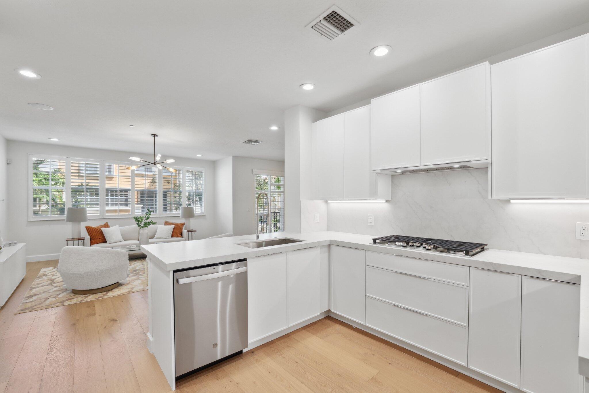 613 NE Francesca Lane