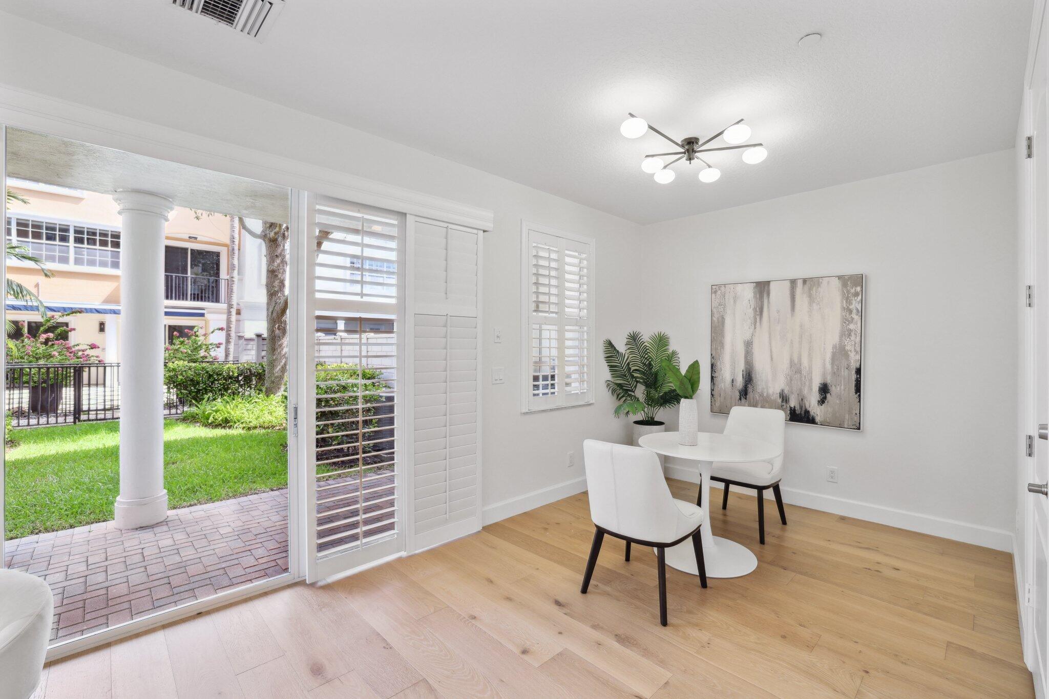 613 NE Francesca Lane