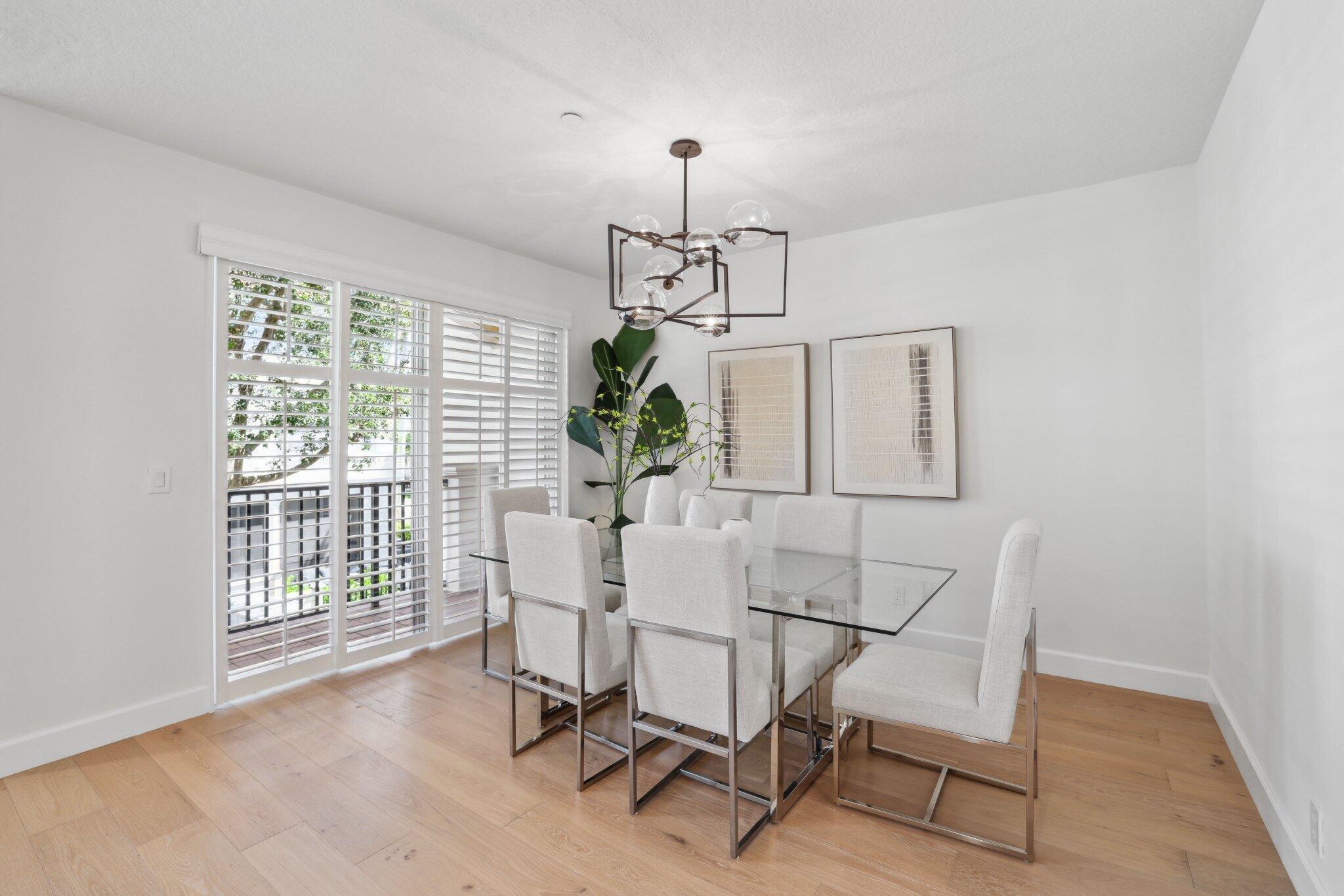 613 NE Francesca Lane