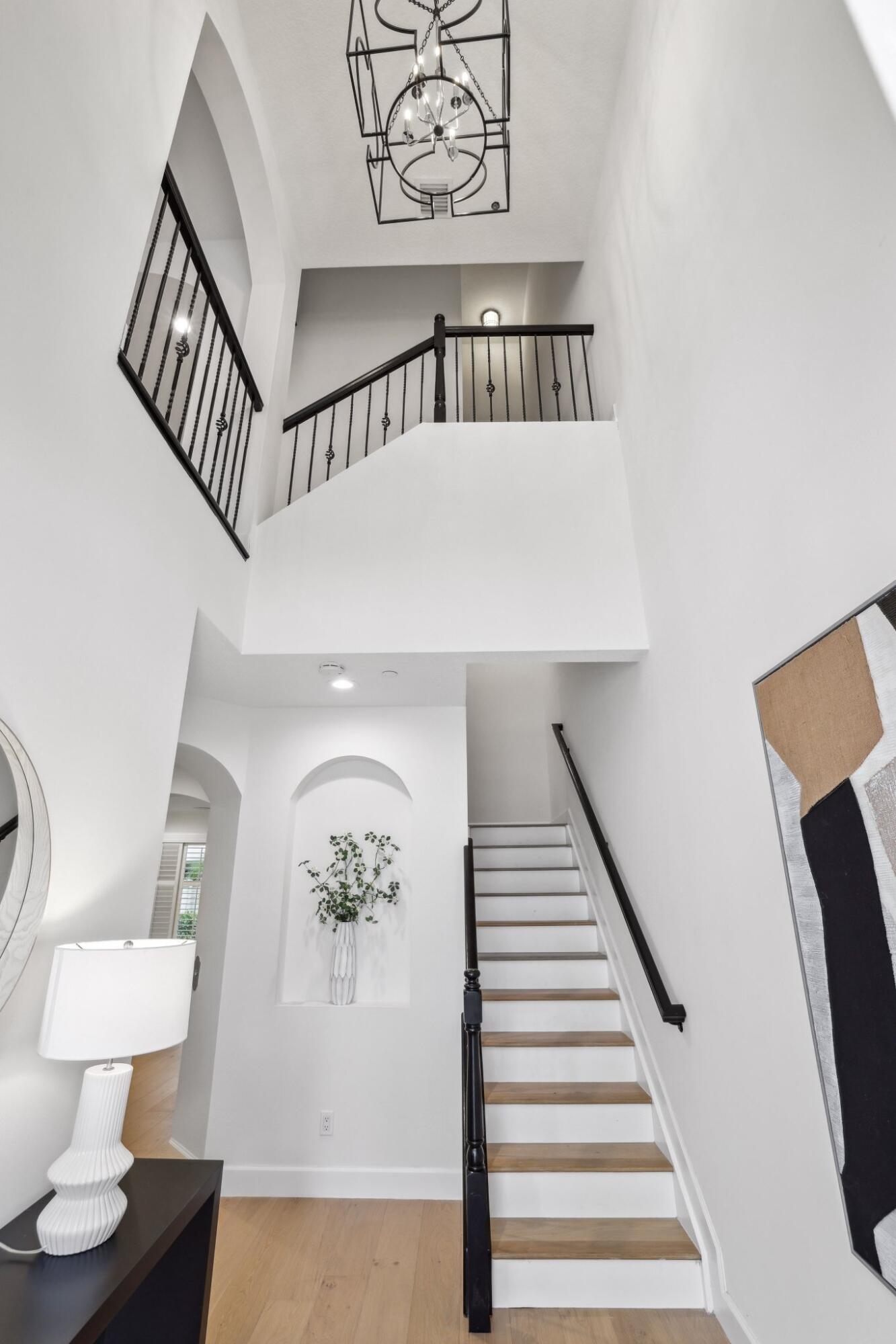 613 NE Francesca Lane