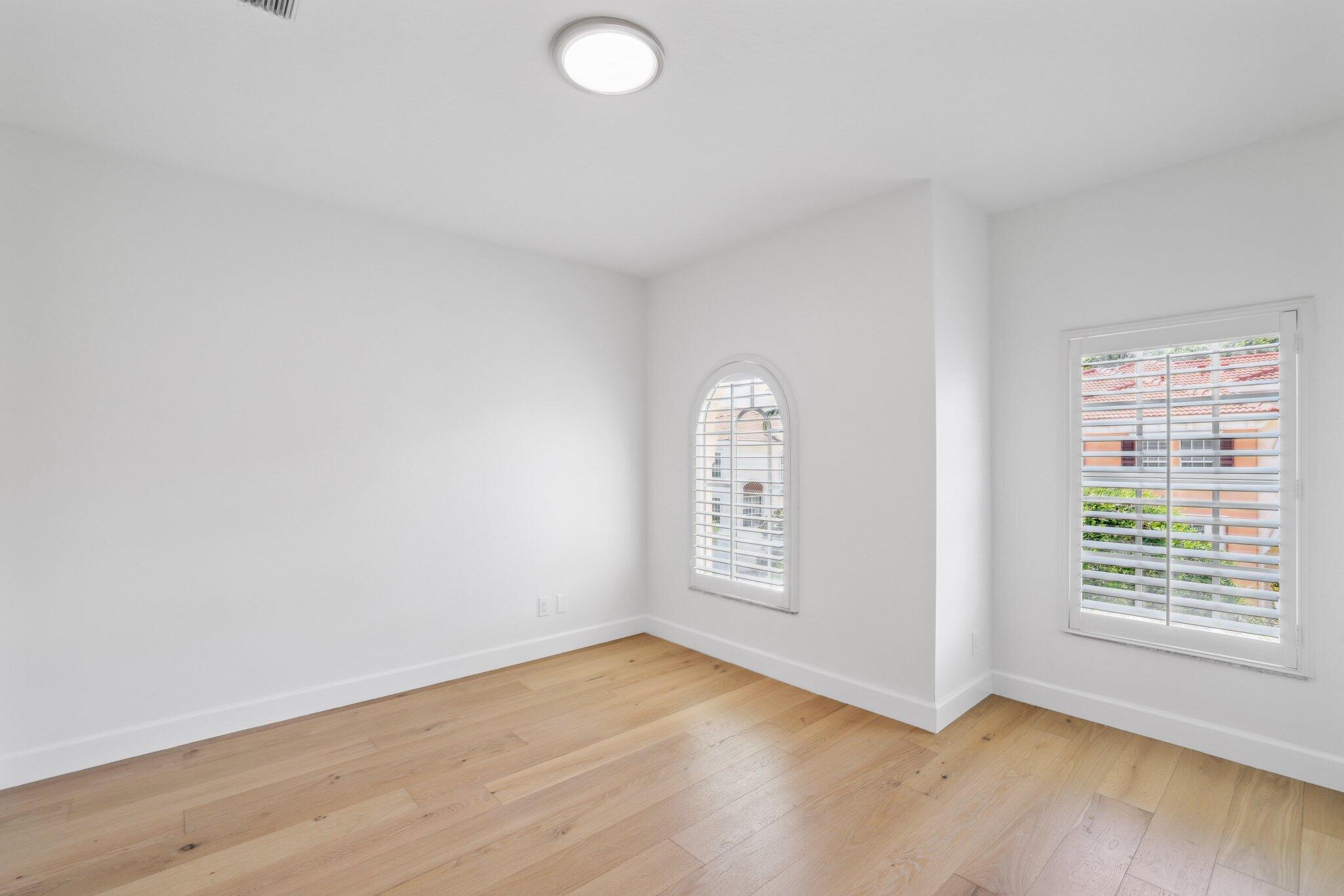 613 NE Francesca Lane