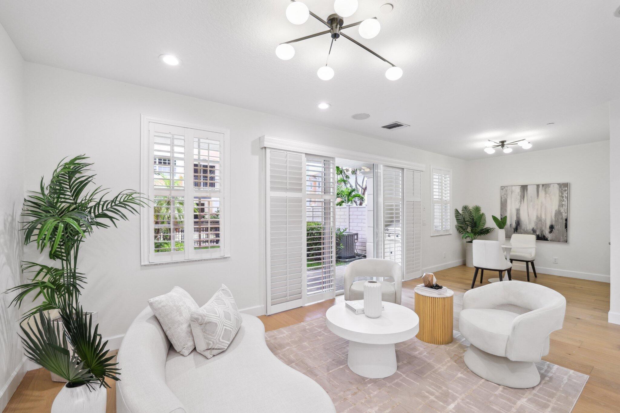 613 NE Francesca Lane