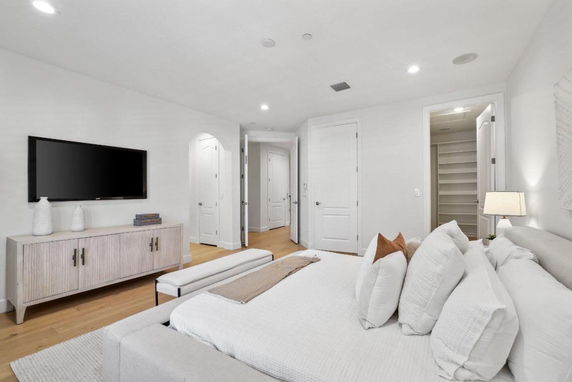 613 NE Francesca Lane