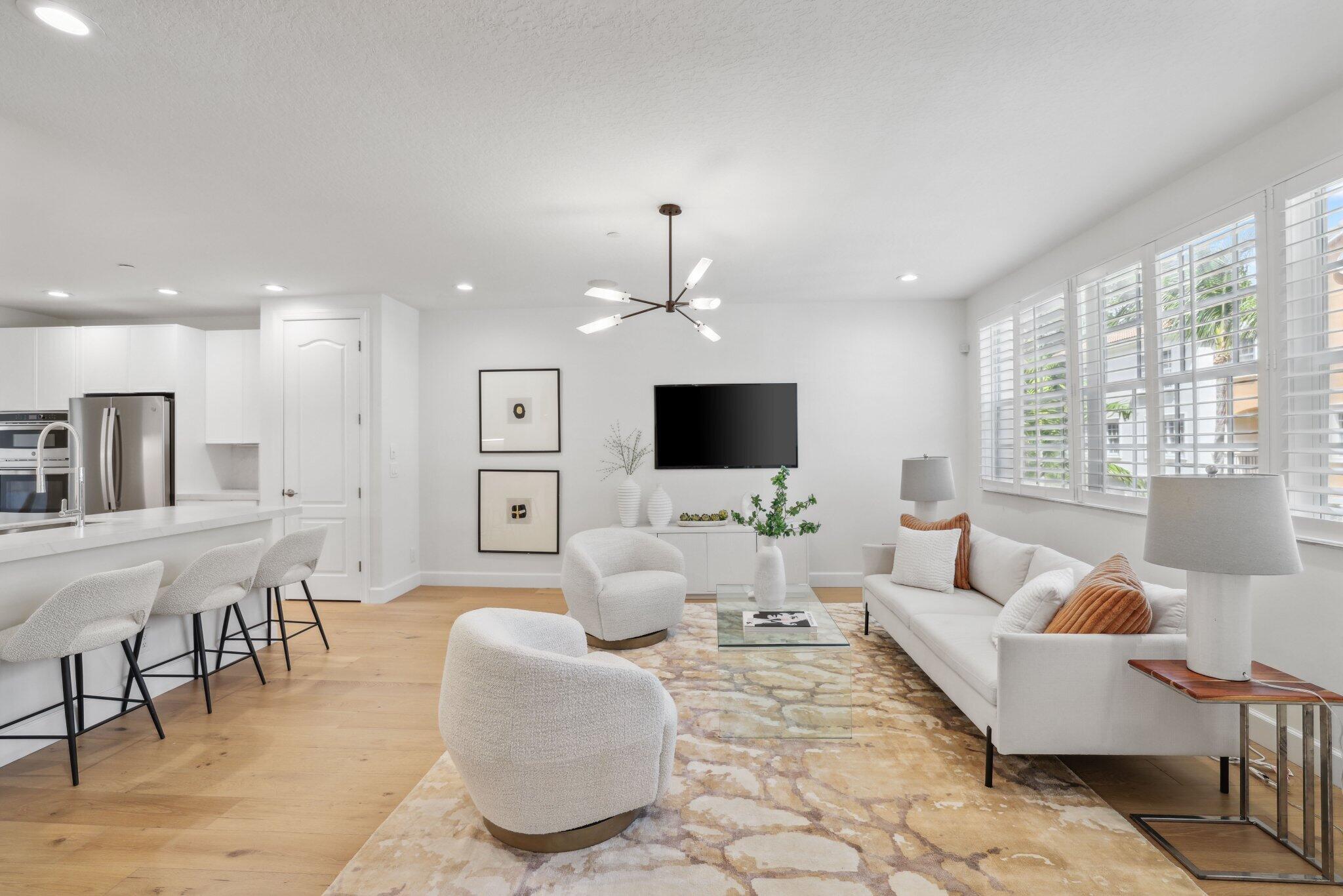 613 NE Francesca Lane