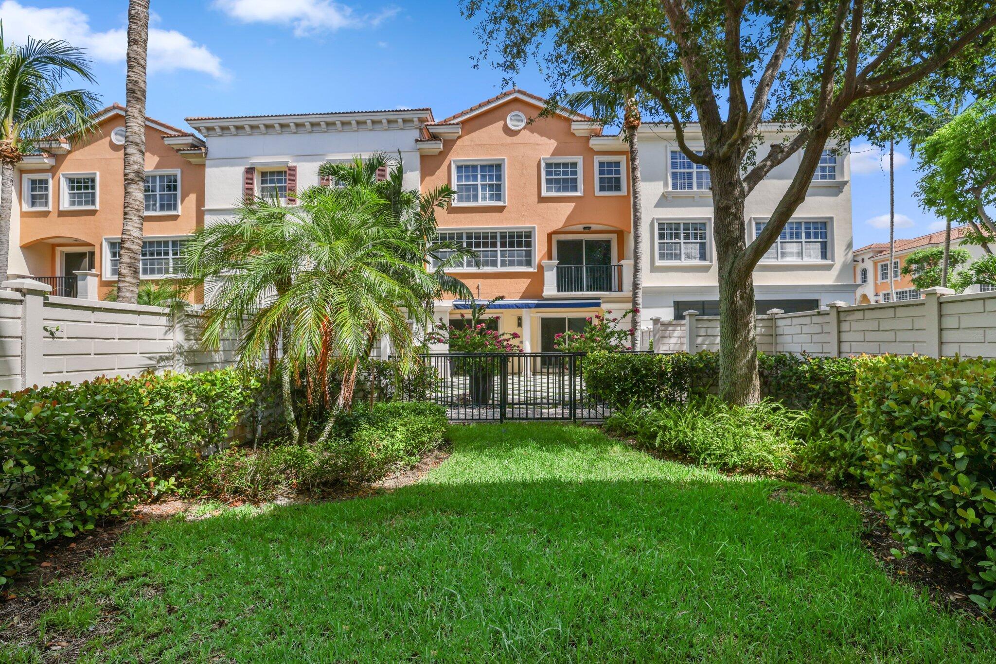 613 NE Francesca Lane