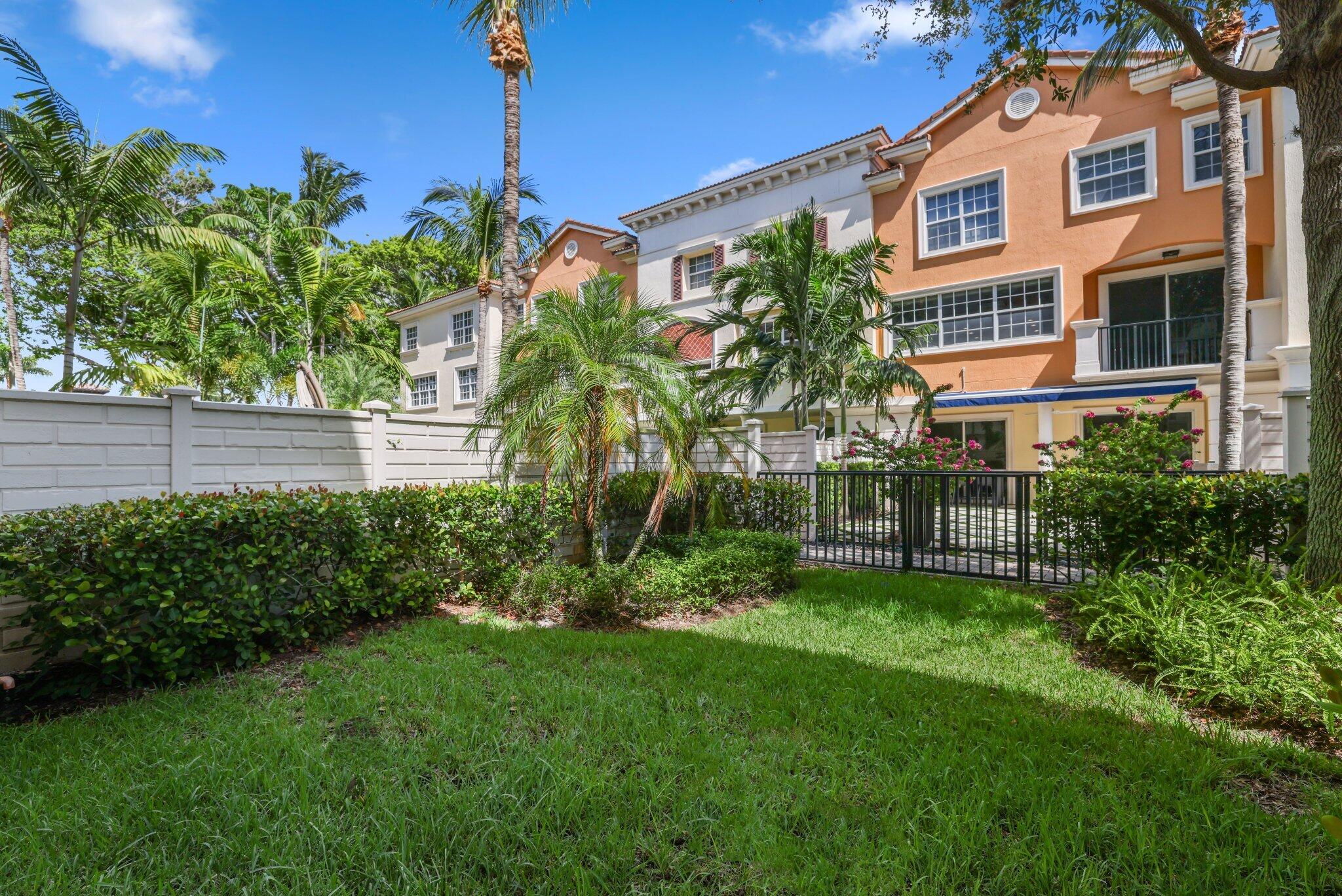 613 NE Francesca Lane