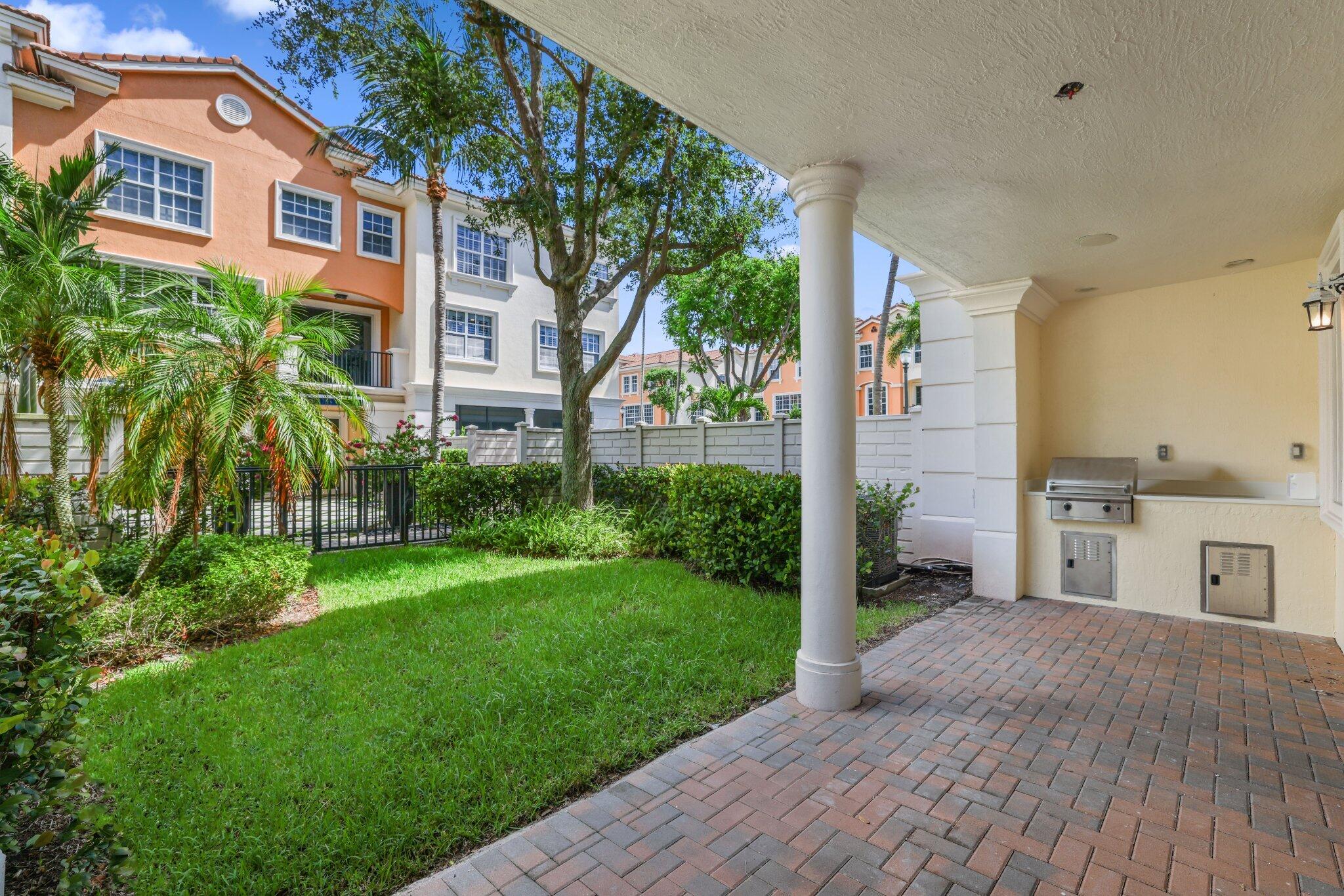 613 NE Francesca Lane