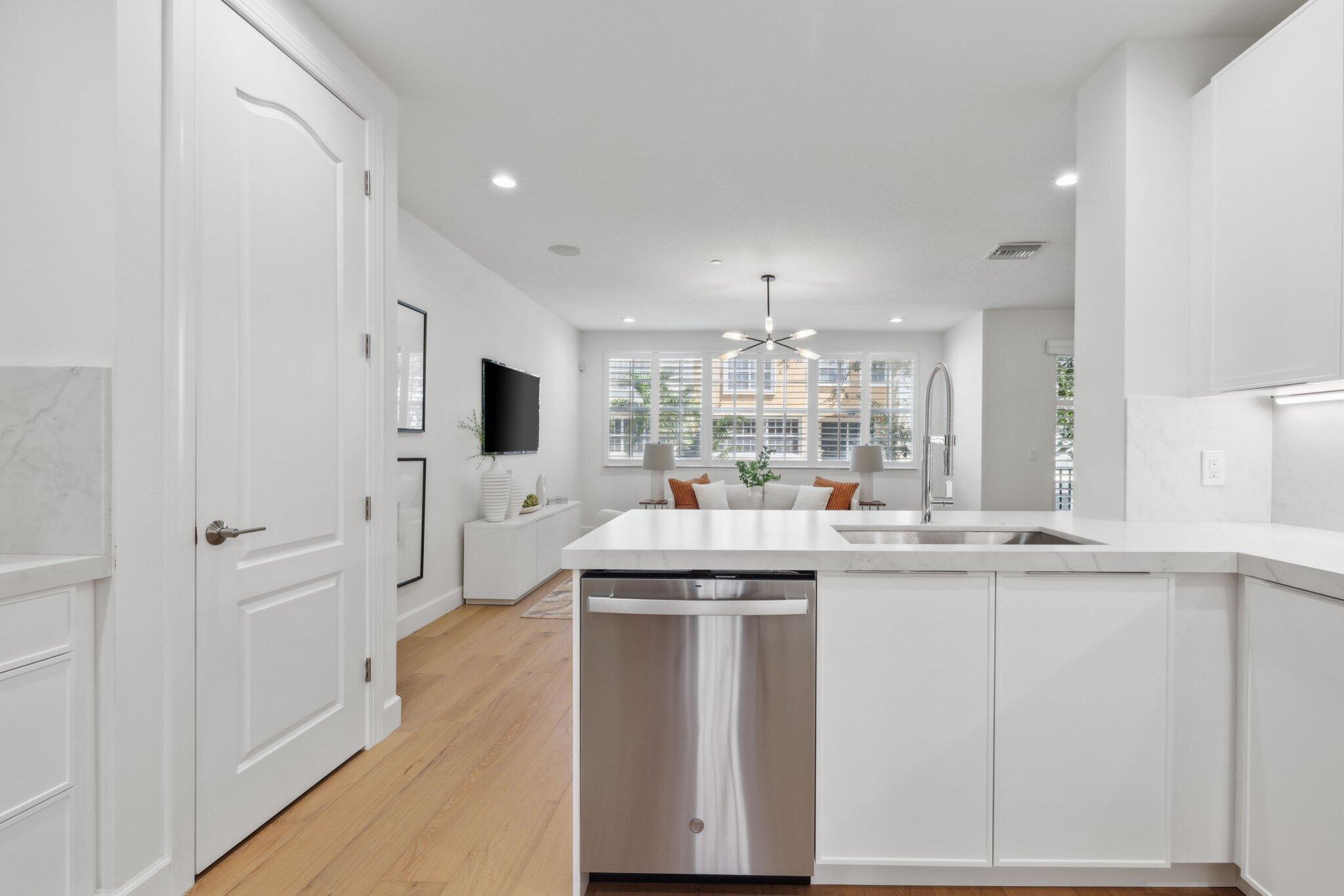 613 NE Francesca Lane