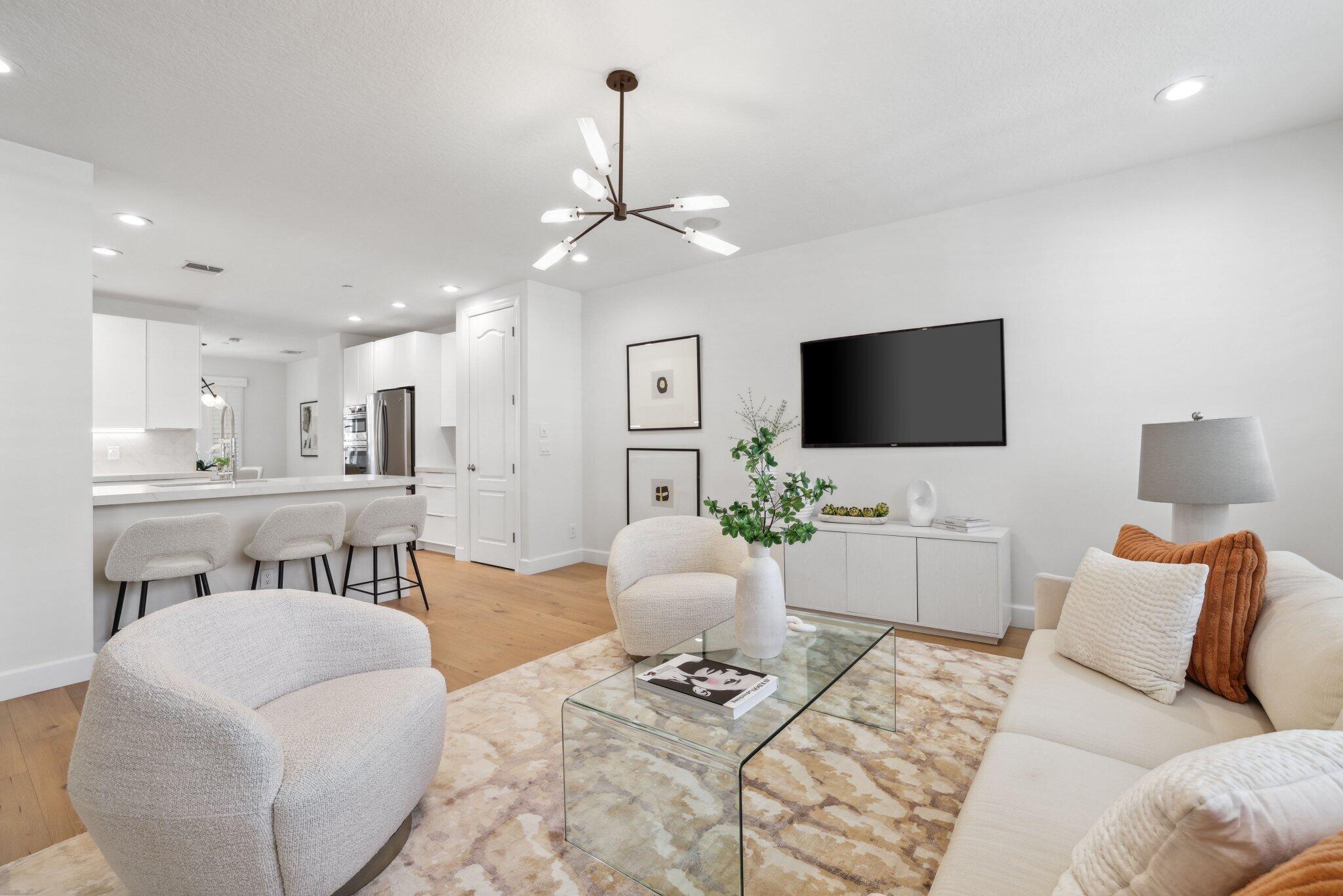 613 NE Francesca Lane