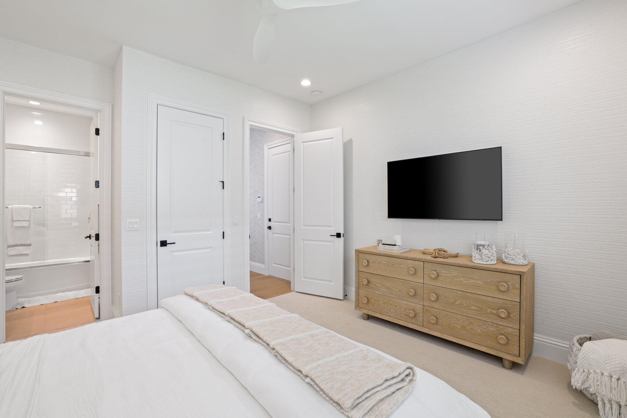 2704 NW 71st Boulevard