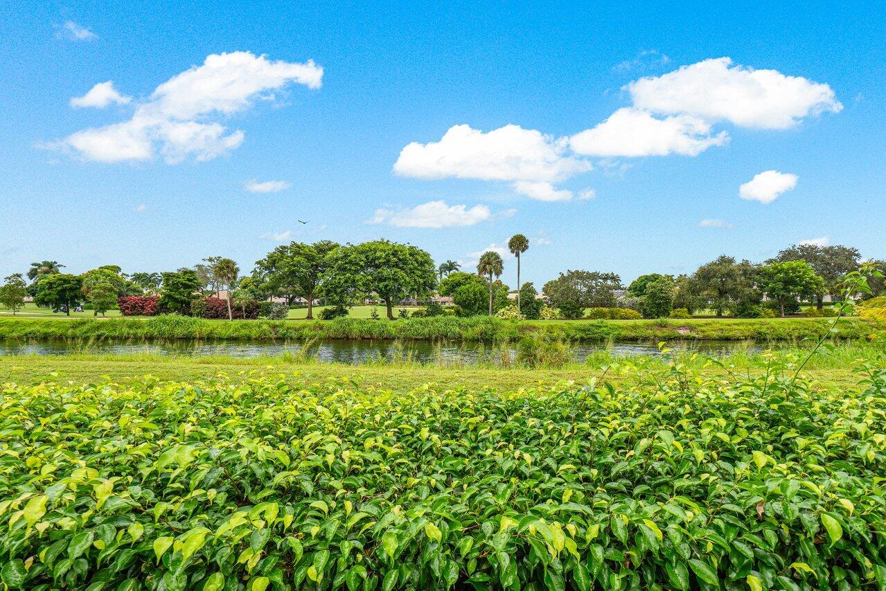 4188 Bocaire Boulevard