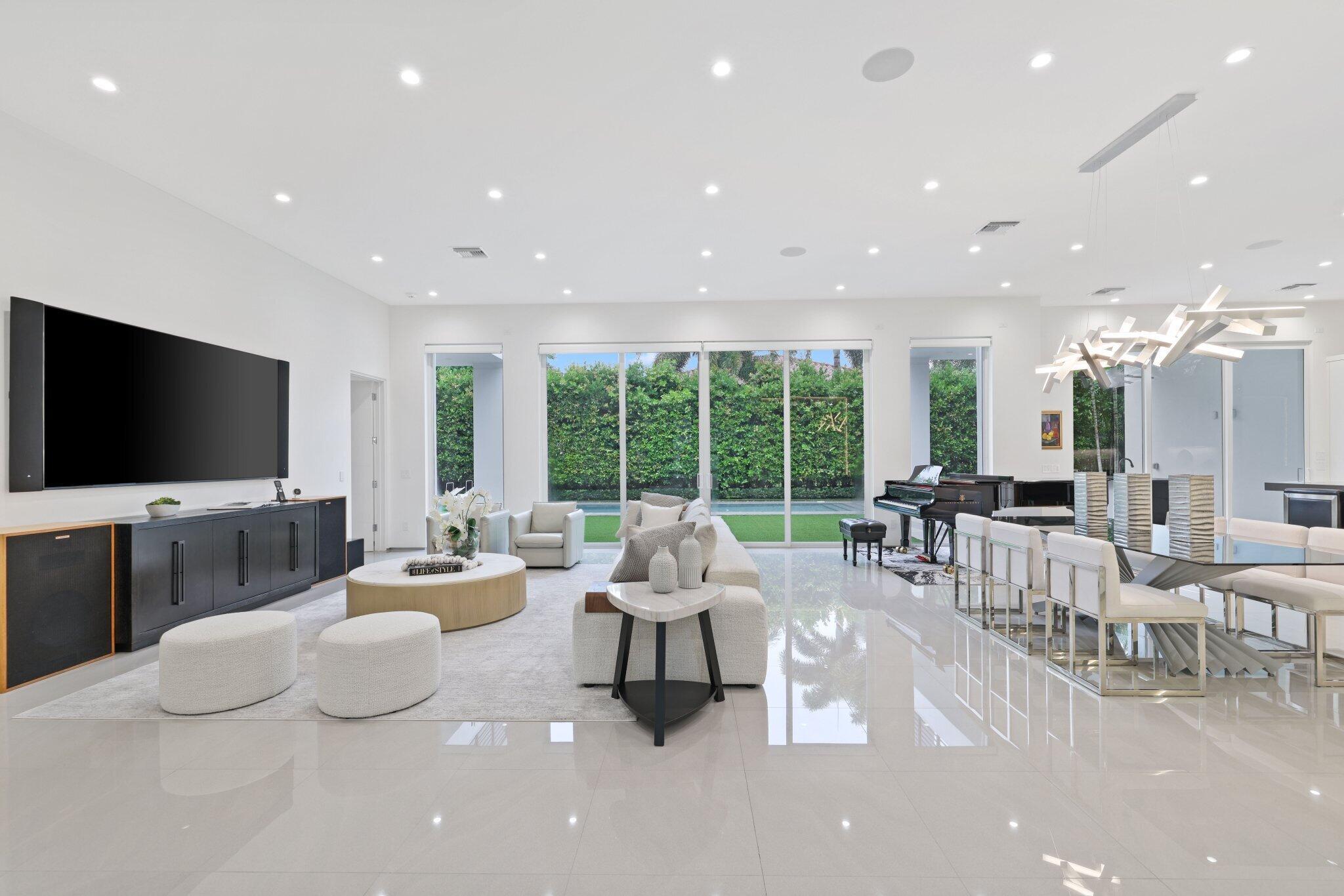 2265 Queen Palm Road