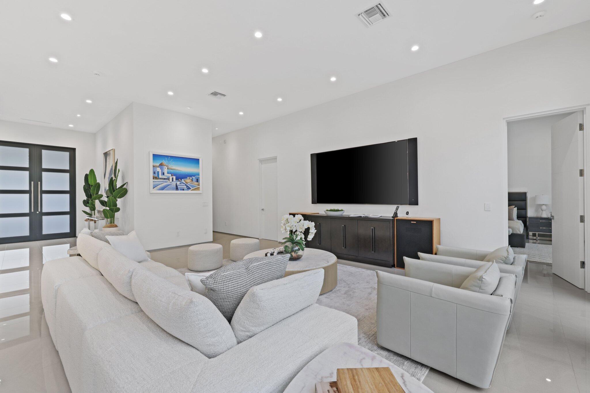 2265 Queen Palm Road