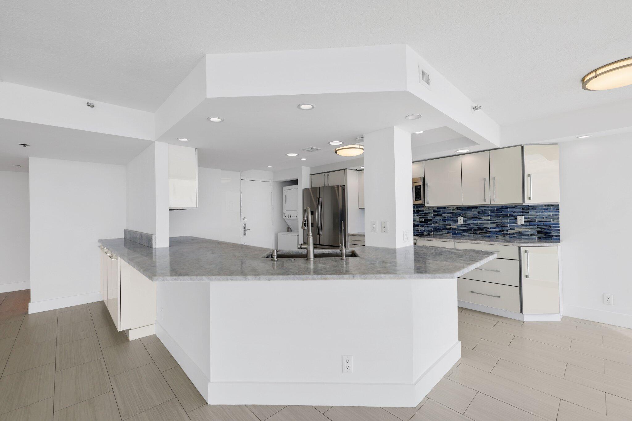 250 S Ocean Boulevard 9a