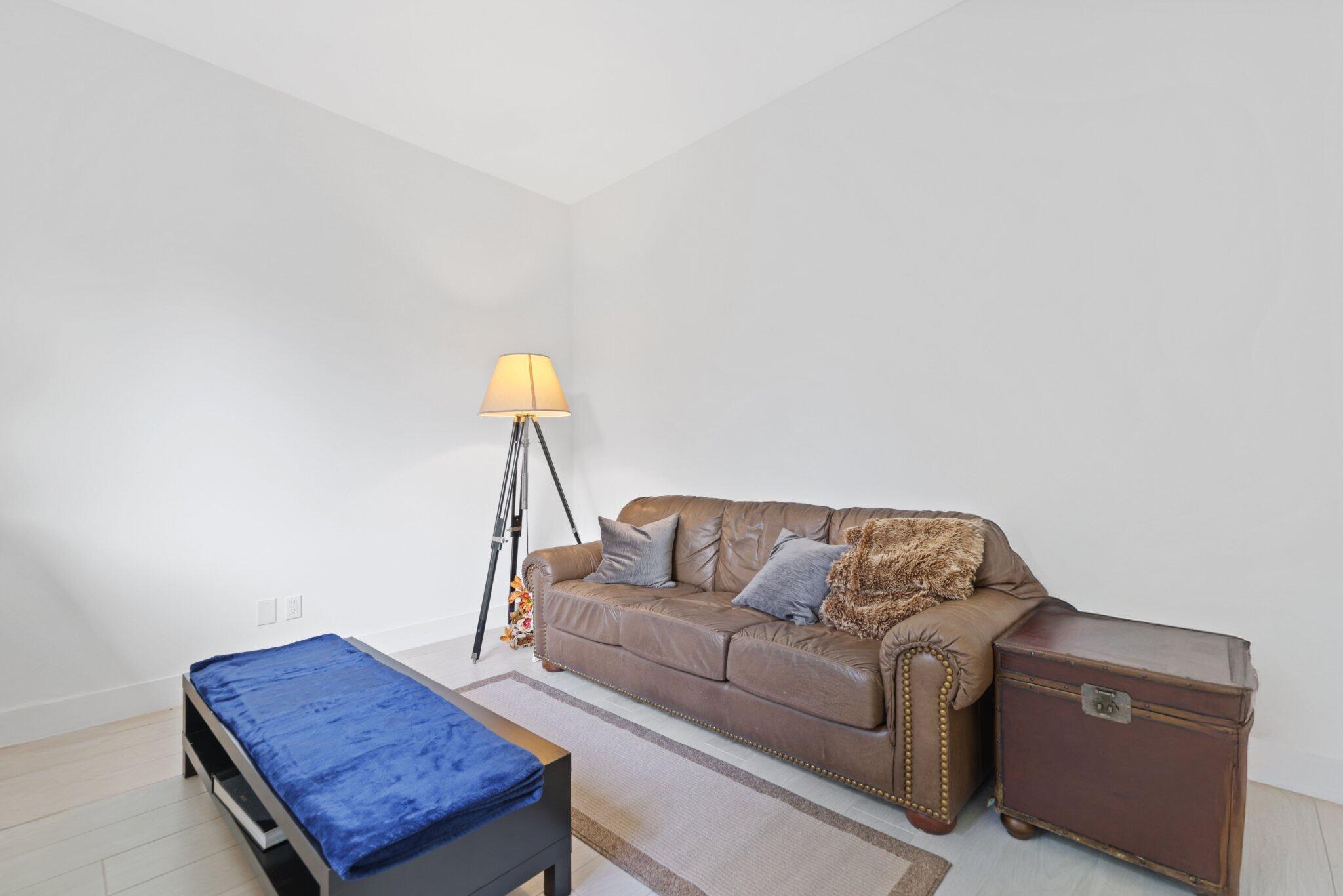 2213 Florida Boulevard